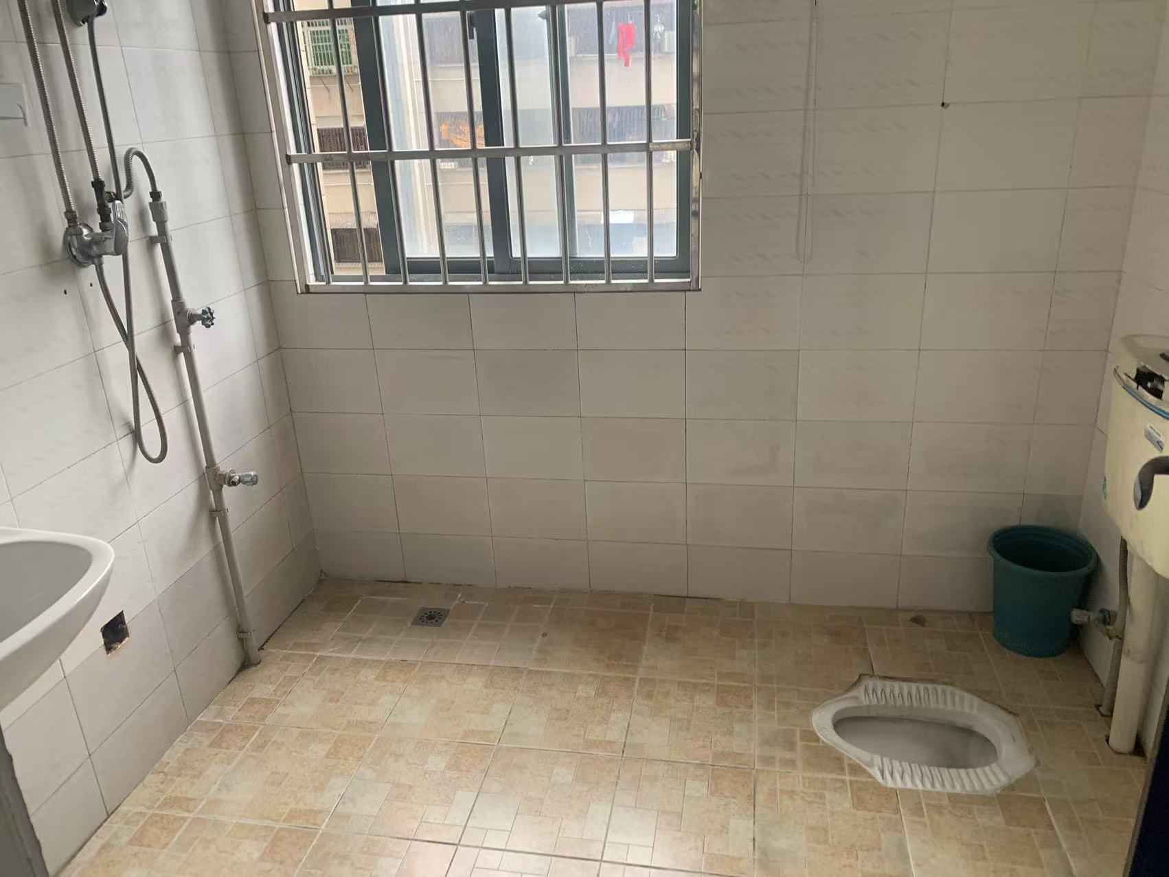 金海广场 4室2厅2卫 3300.0元/月 金海广场 4室2厅2卫 3300.0元/月室内图