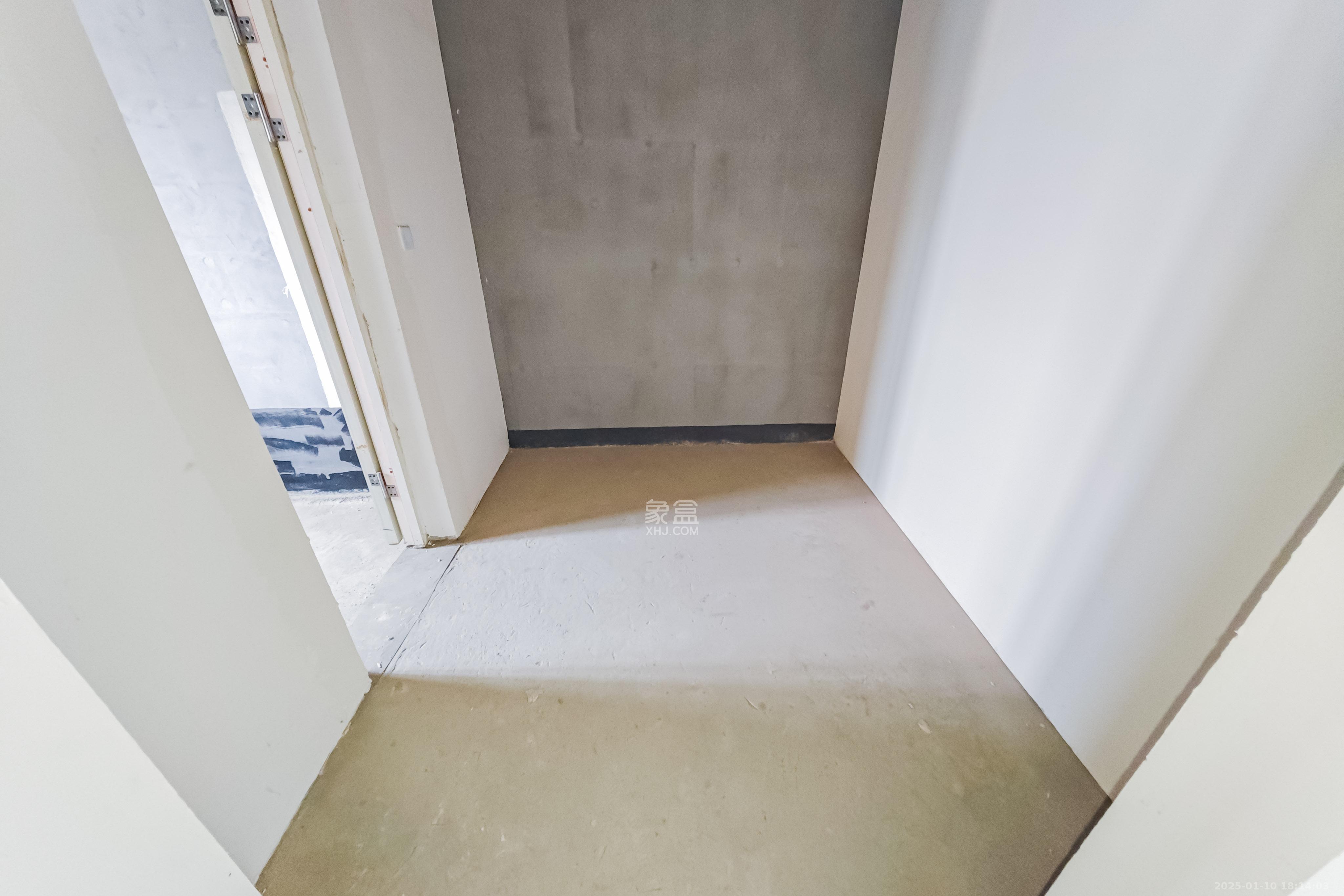 世茂璀璨天城 4室2厅3卫 2200.0元/月 世茂璀璨天城 4室2厅3卫 2200.0元/月室内图