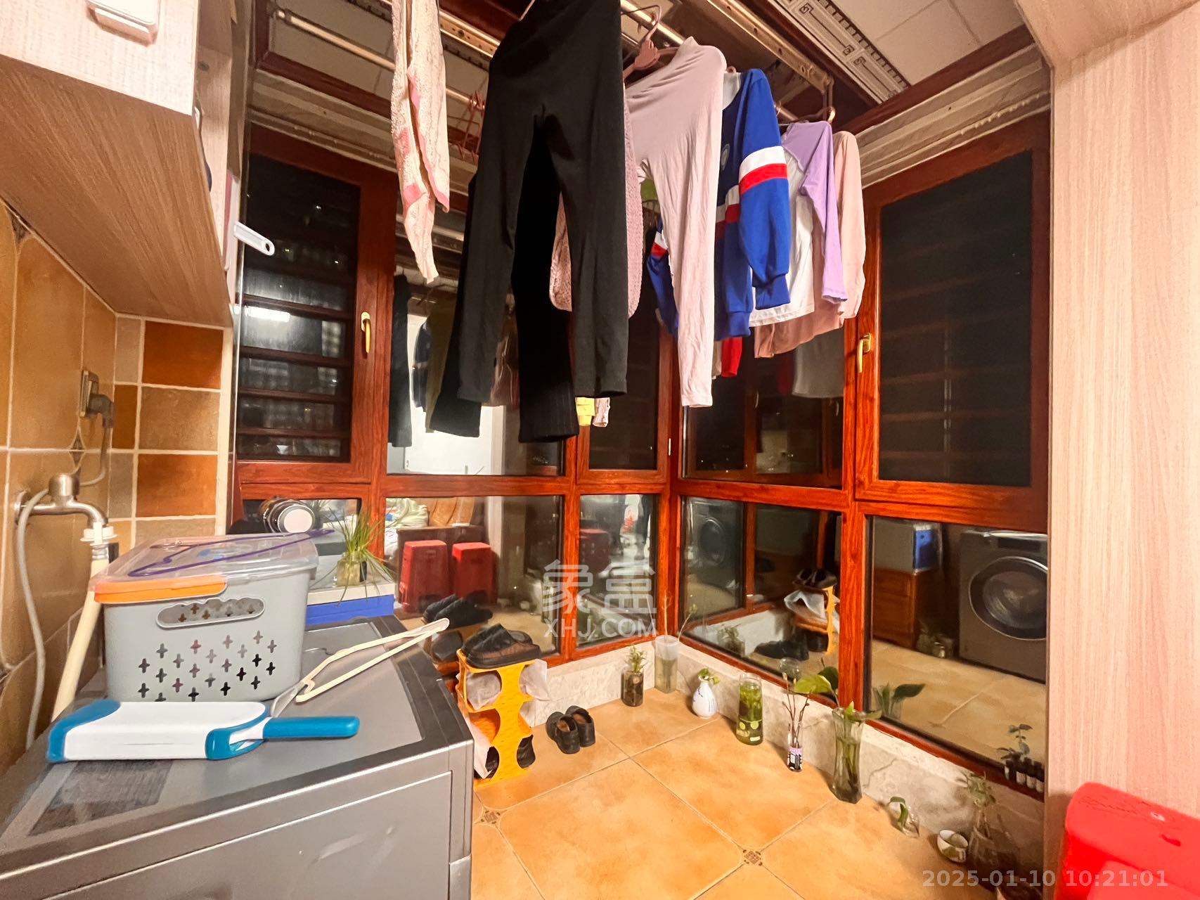 荣悦台 2室2厅1卫 2900.0元/月 荣悦台 2室2厅1卫 2900.0元/月室内图