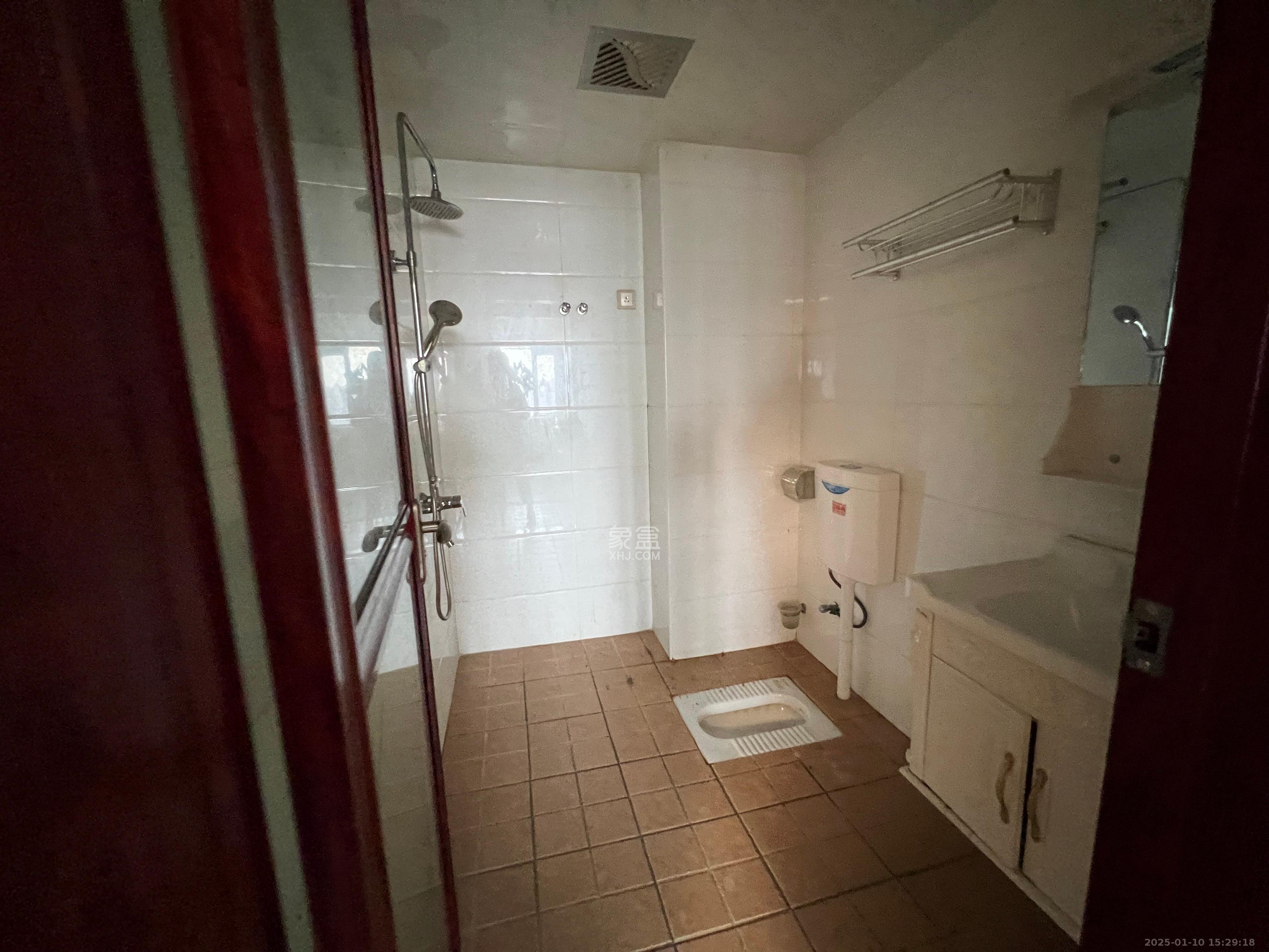 长房中庭国际(东郡华蓉广场) 2室2厅1卫 2600.0元/月 长房中庭国际(东郡华蓉广场) 2室2厅1卫 2600.0元/月室内图