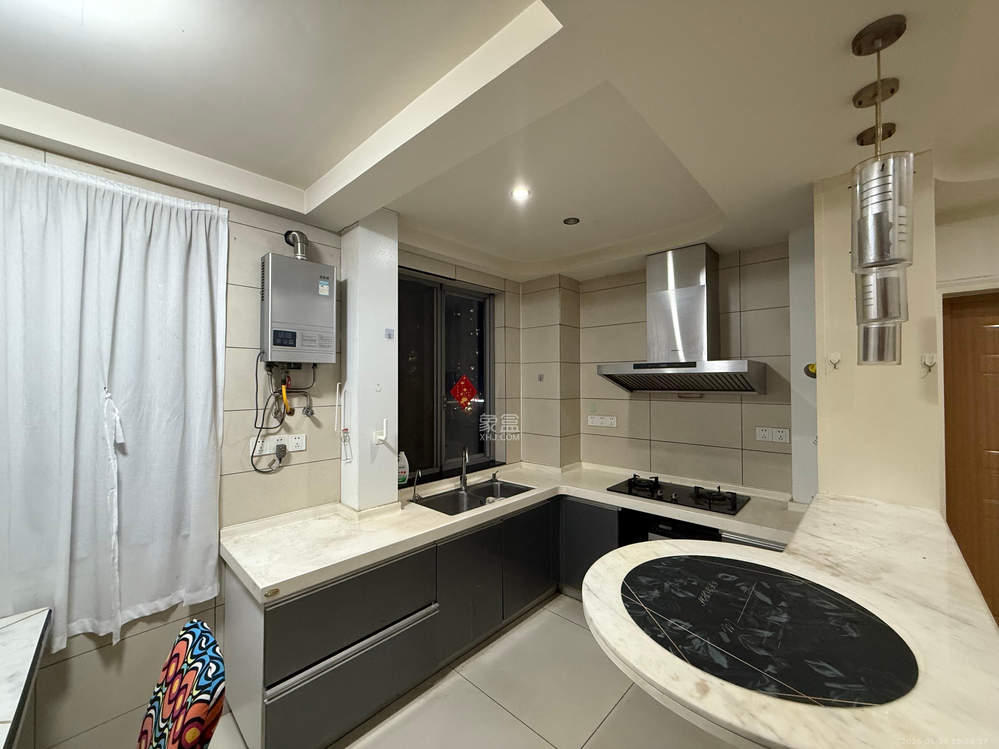 新城新世界一二三期  2室2厅1卫    2200.0元/月 新城新世界一二三期  2室2厅1卫    2200.0元/月室内图