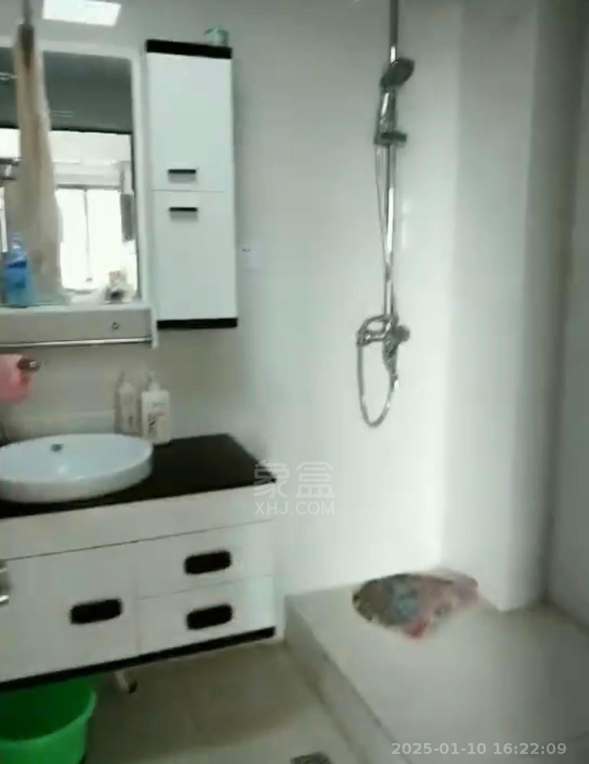 文化园三期 1室1厅1卫 1300.00元/月 文化园三期 1室1厅1卫 1300.00元/月室内图