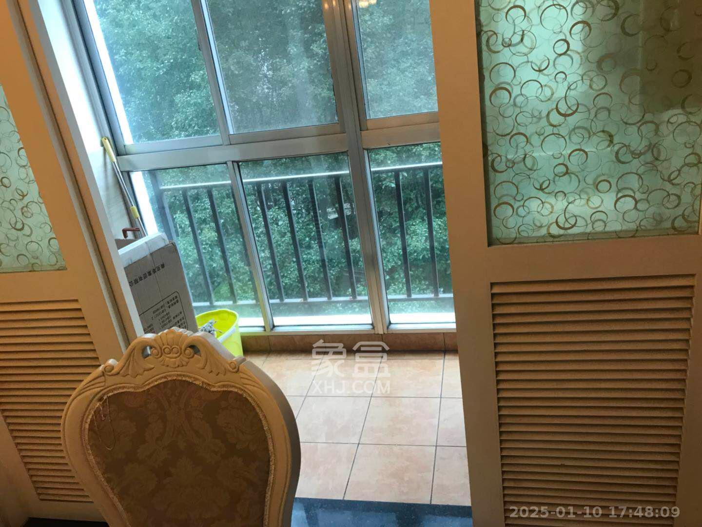 华雅花园 3室2厅1卫 3500.0元/月 华雅花园 3室2厅1卫 3500.0元/月室内图