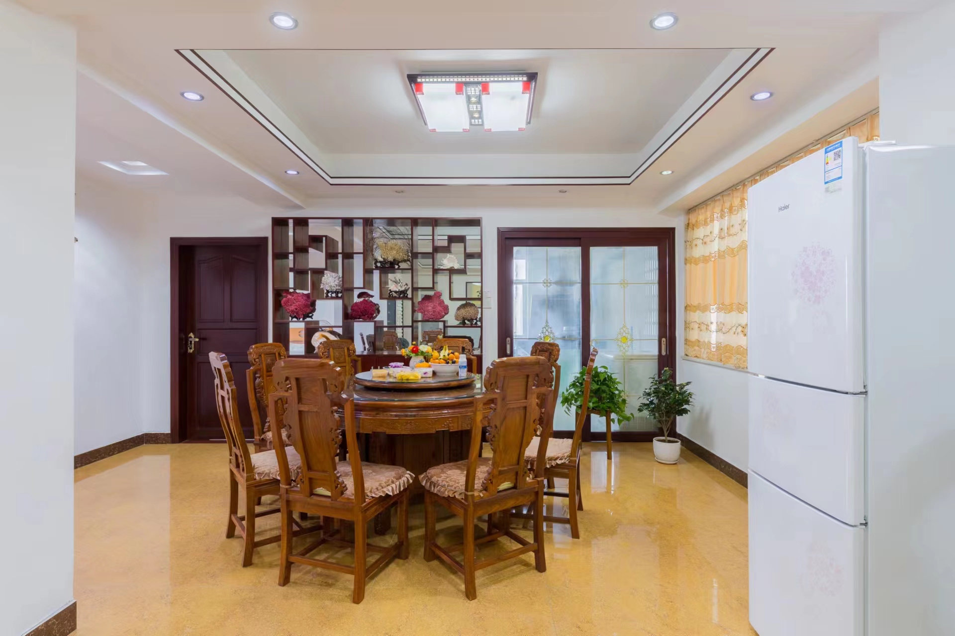 龙江大厦 4室2厅2卫 200.0万 龙江大厦 4室2厅2卫 200.0万室内图