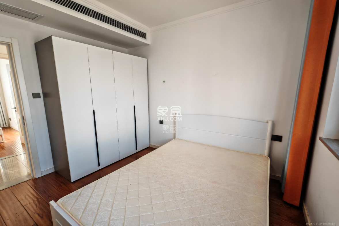 万科金色梦想C区  4室2厅2卫    4000.0元/月 万科金色梦想C区  4室2厅2卫    4000.0元/月室内图