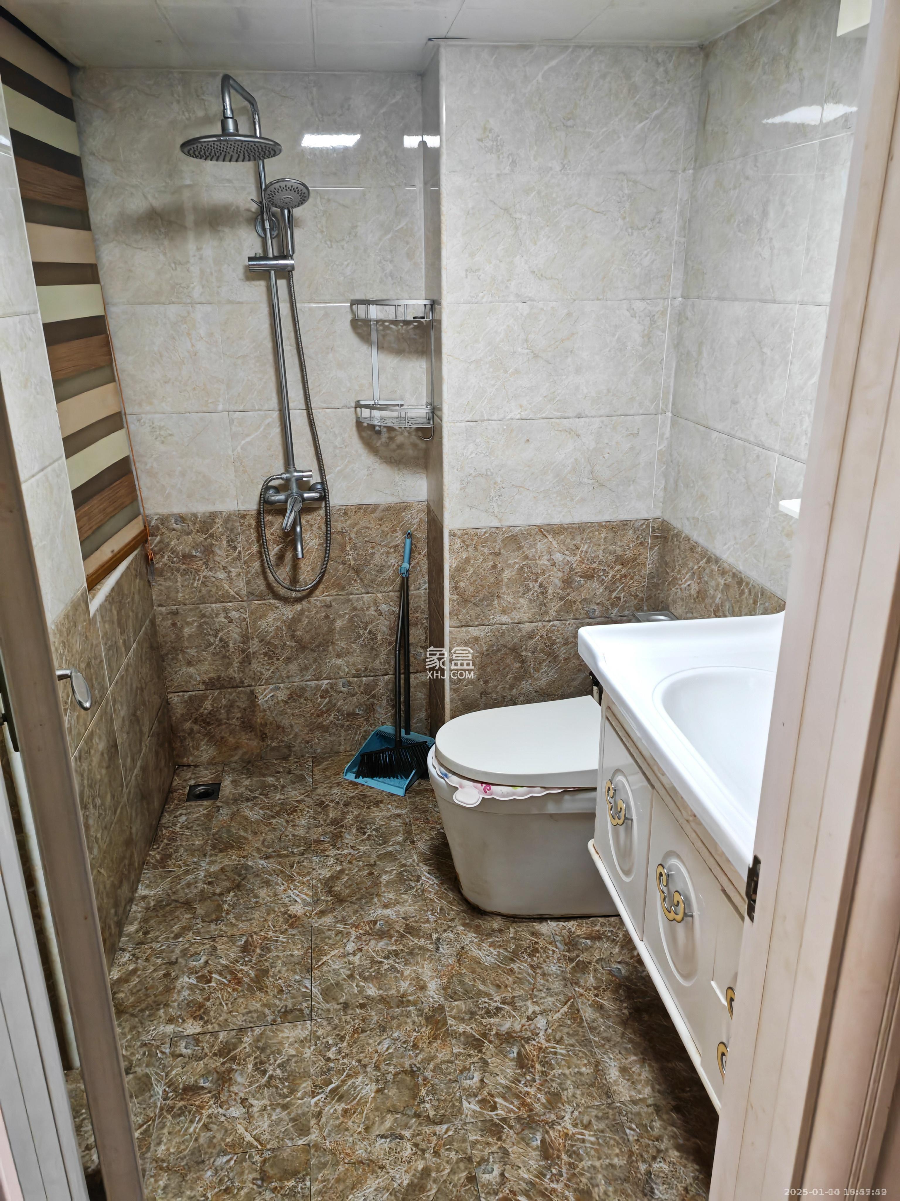 先锋东外滩  2室2厅2卫    2200.0元/月 先锋东外滩  2室2厅2卫    2200.0元/月室内图