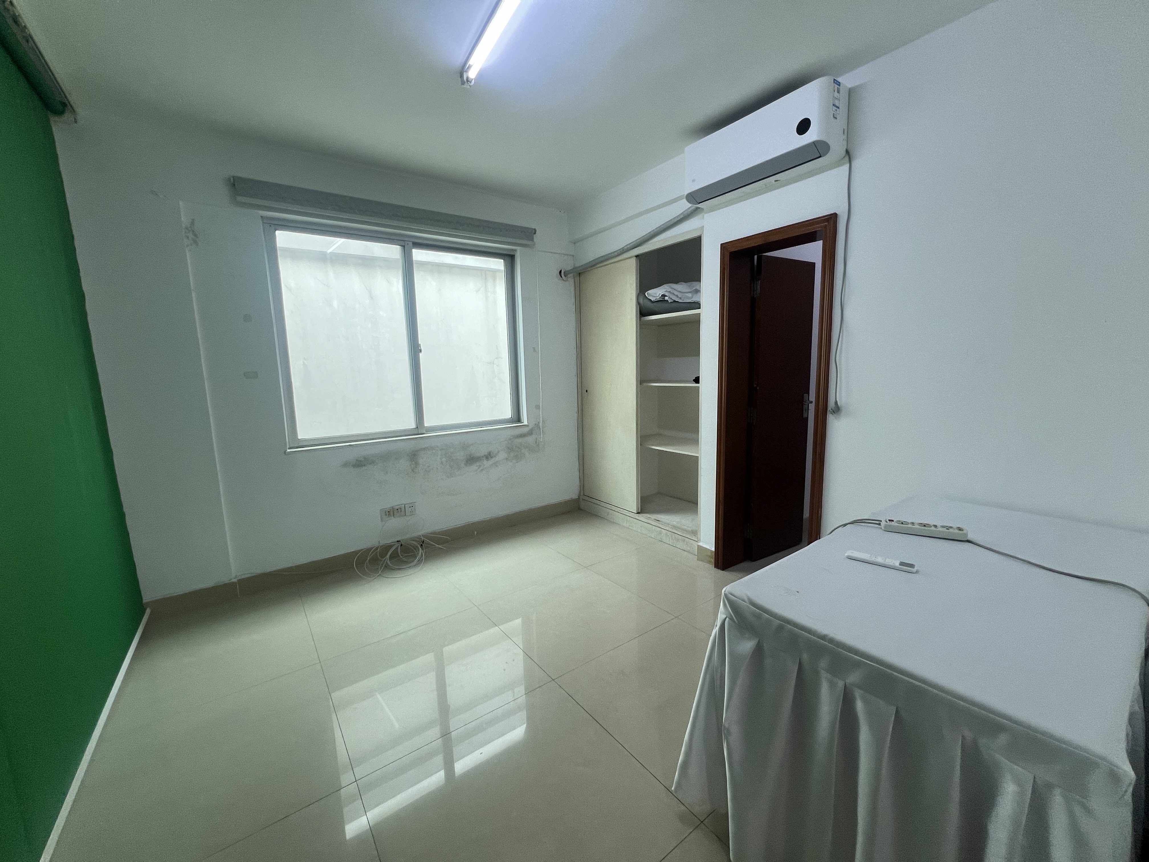 富豪大厦(富豪花园) 3室2厅2卫 147.0万 富豪大厦(富豪花园) 3室2厅2卫 147.0万客厅