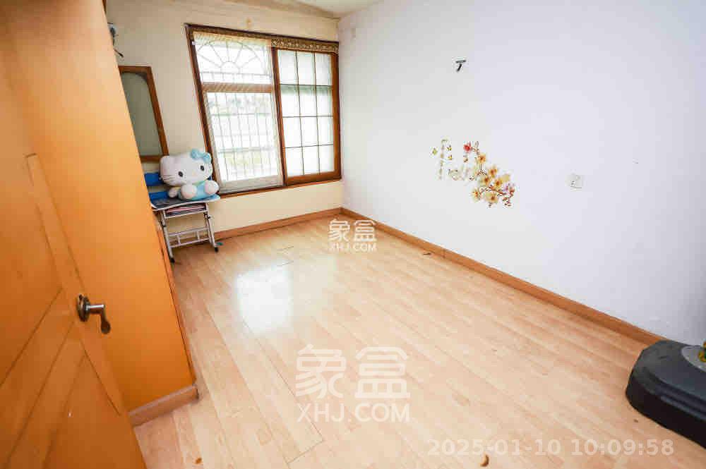 咸嘉新村嘉文苑  5室2厅2卫   3000.00元/月室内图