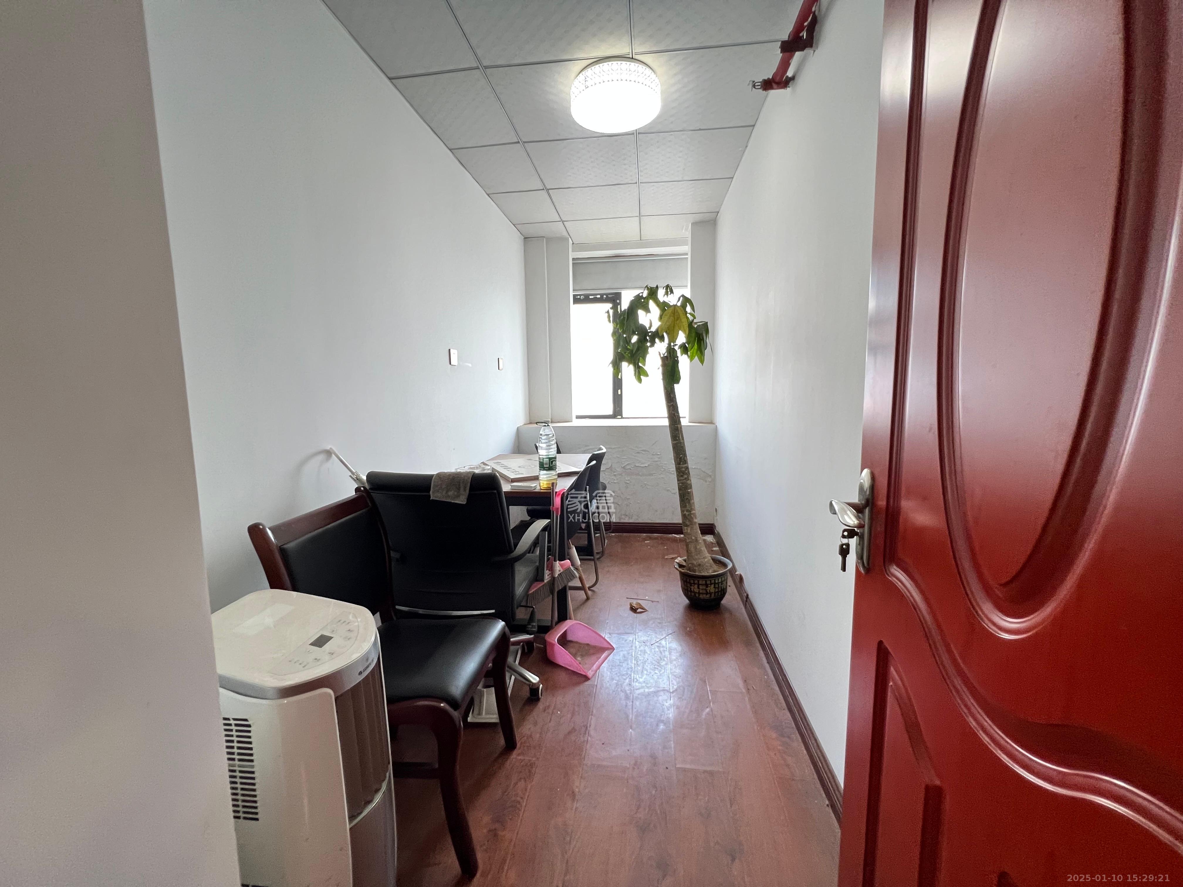 长房中庭国际(东郡华蓉广场) 2室2厅1卫 2600.0元/月 长房中庭国际(东郡华蓉广场) 2室2厅1卫 2600.0元/月室内图