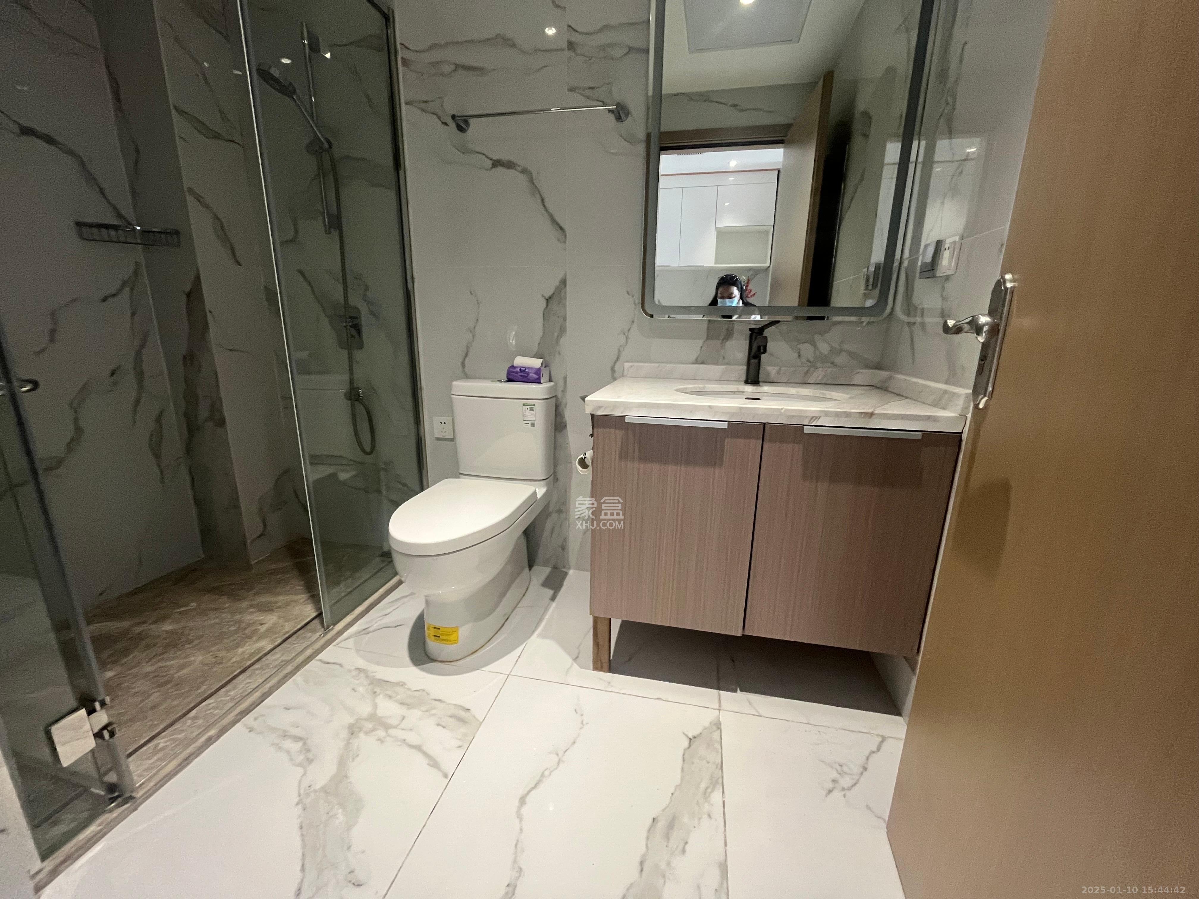 世茂铂曼 1室1厅1卫 2600.0元/月 世茂铂曼 1室1厅1卫 2600.0元/月室内图