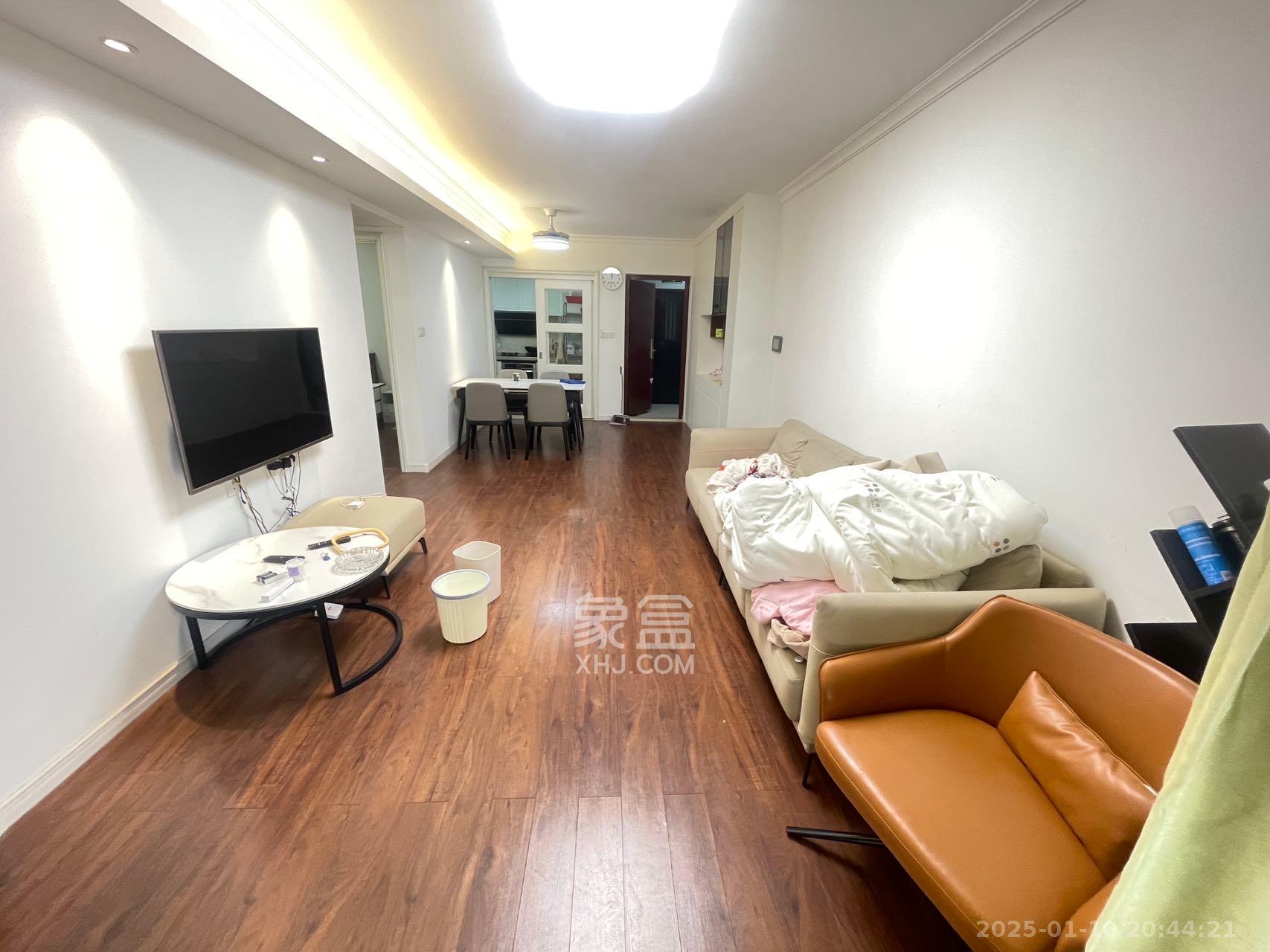 佳辉丽景鑫城  3室2厅2卫    3600.0元/月 佳辉丽景鑫城  3室2厅2卫    3600.0元/月室内图