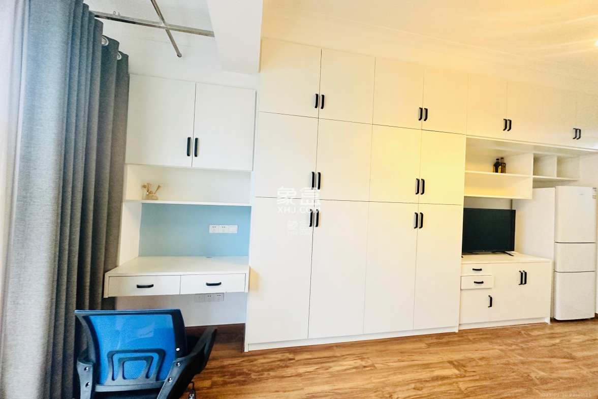 骑龙安置小区  2室2厅1卫    2200.0元/月 骑龙安置小区  2室2厅1卫    2200.0元/月室内图1