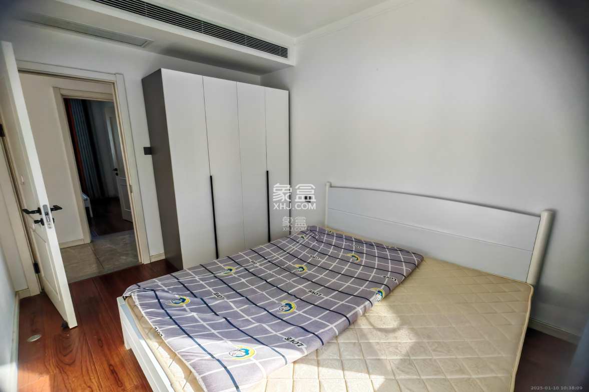 万科金色梦想C区  4室2厅2卫    4000.0元/月 万科金色梦想C区  4室2厅2卫    4000.0元/月室内图