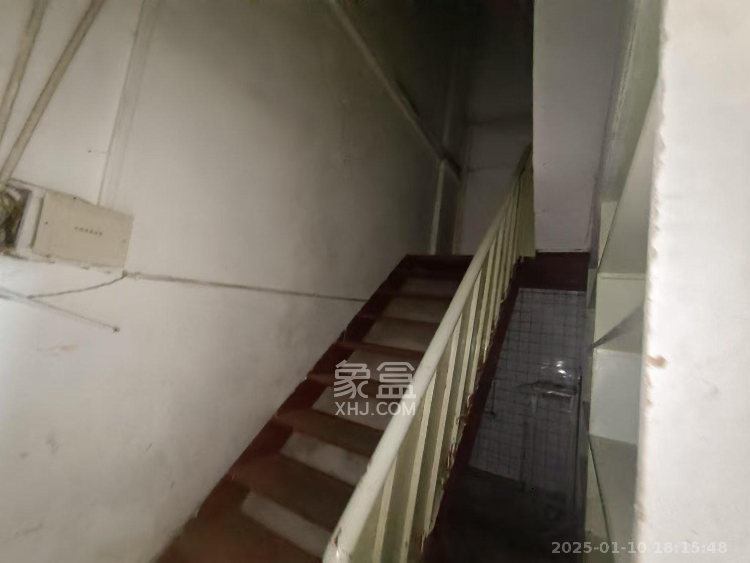 阳光100一期、四五期   50.0㎡      4200.0元/月室内图