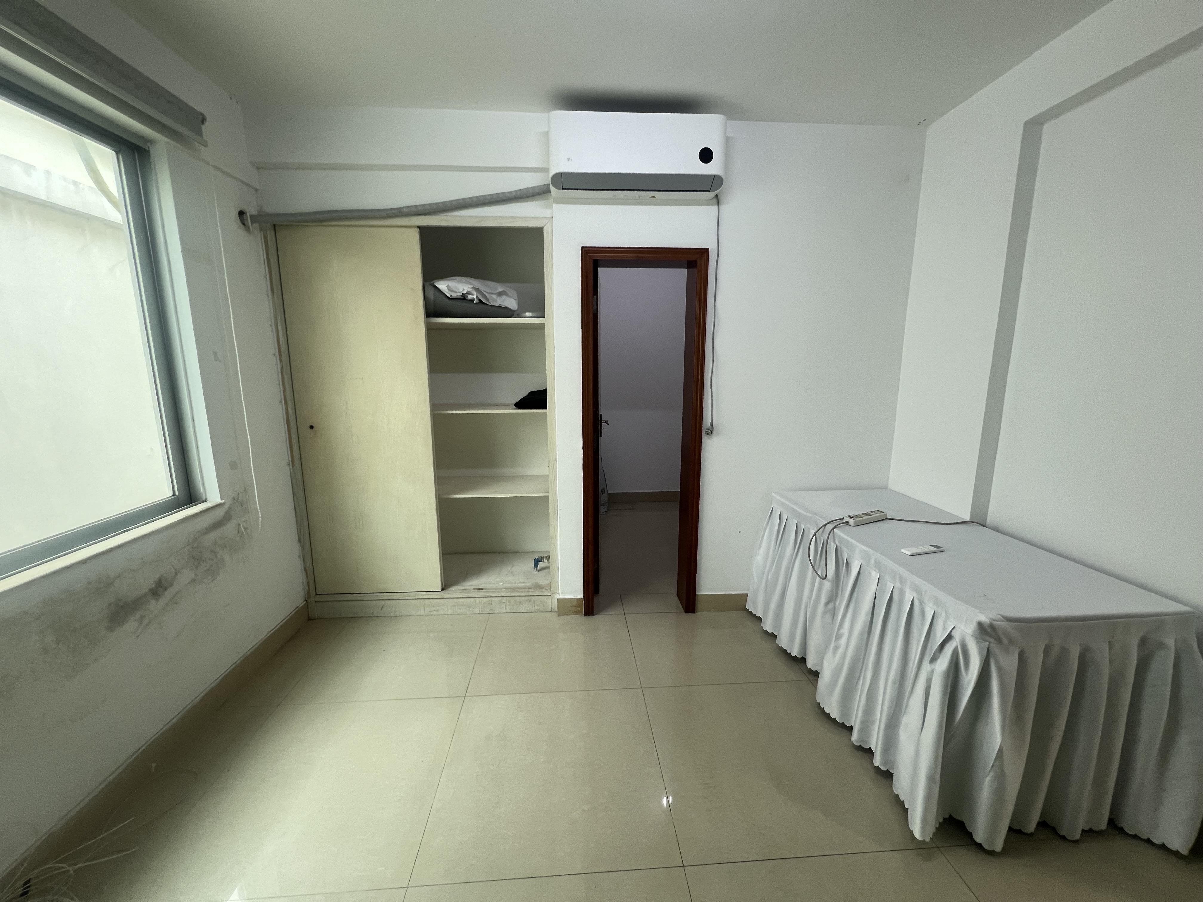 富豪大厦(富豪花园) 3室2厅2卫 147.0万 富豪大厦(富豪花园) 3室2厅2卫 147.0万客厅