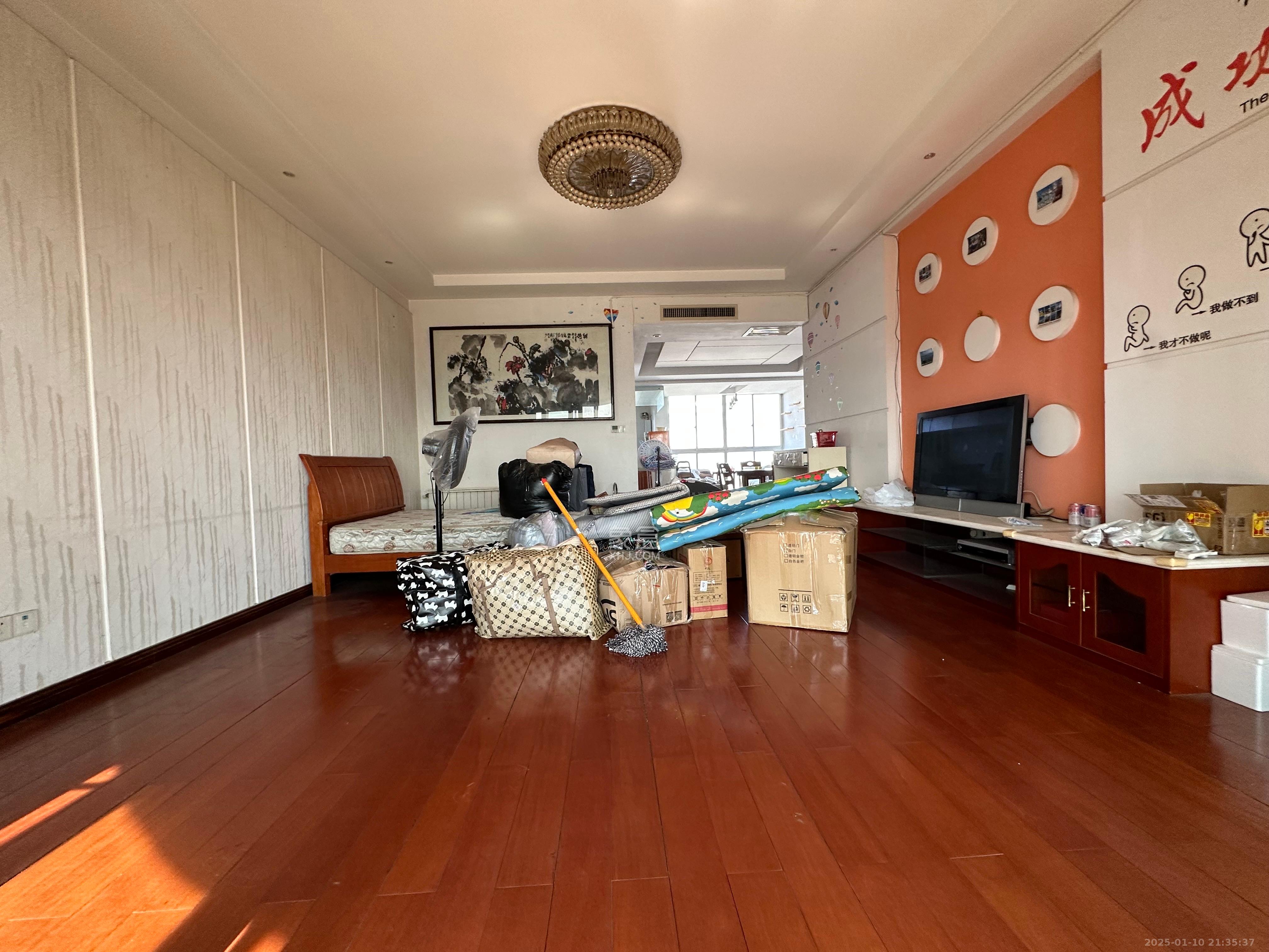 湖南省体育局单位宿舍(省体总会宿舍) 4室2厅2卫 5300.0元/月 湖南省体育局单位宿舍(省体总会宿舍) 4室2厅2卫 5300.0元/月室内图