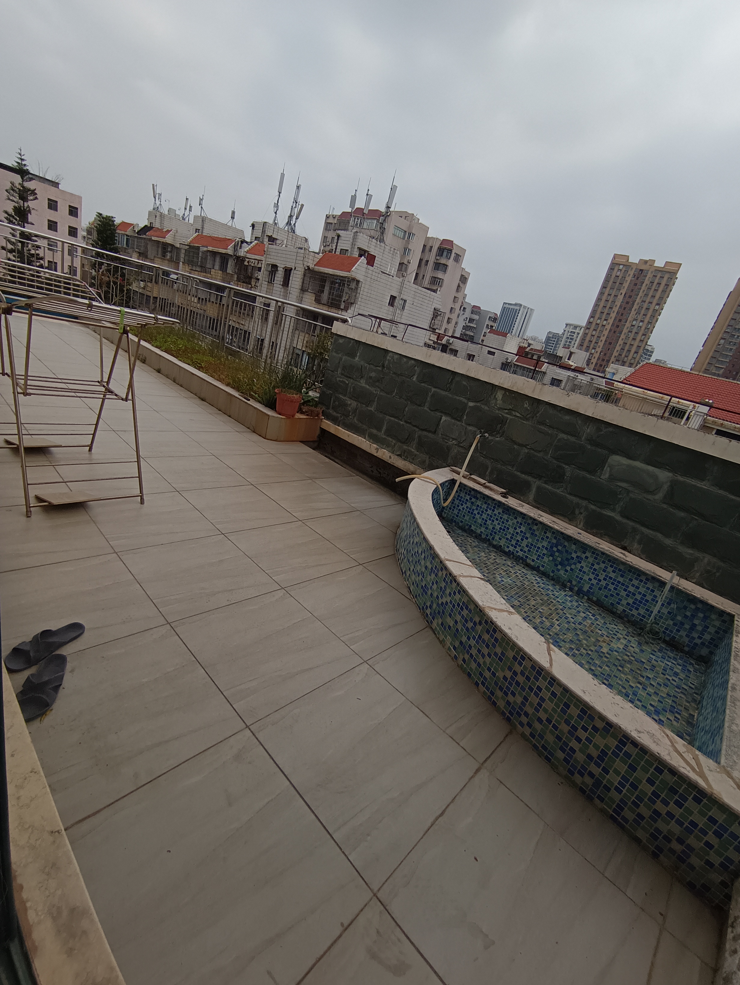 金海雅苑 4室2厅3卫 165.0万 金海雅苑 4室2厅3卫 165.0万其他