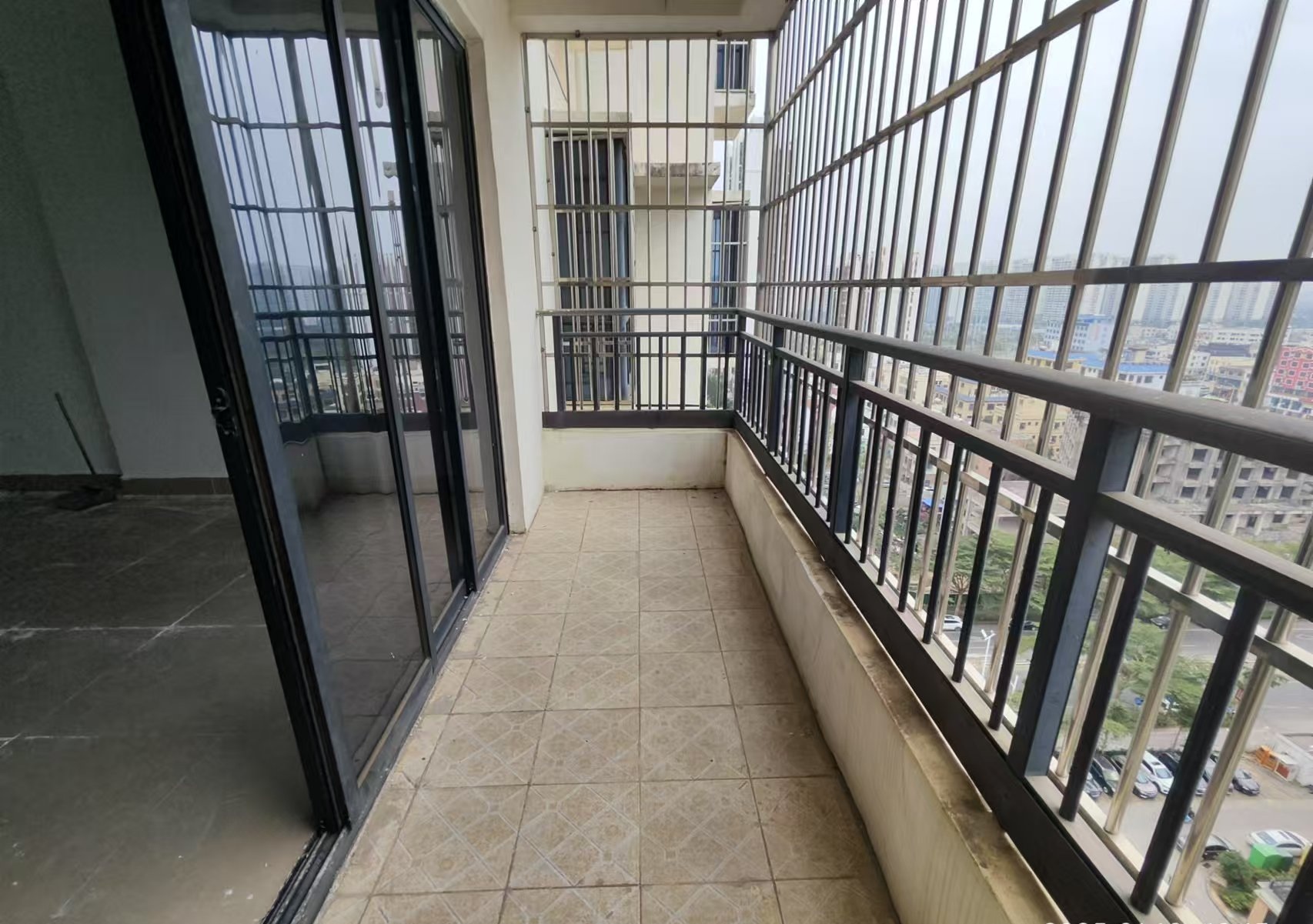 振发小区 3室2厅2卫 168.0万 振发小区 3室2厅2卫 168.0万客厅