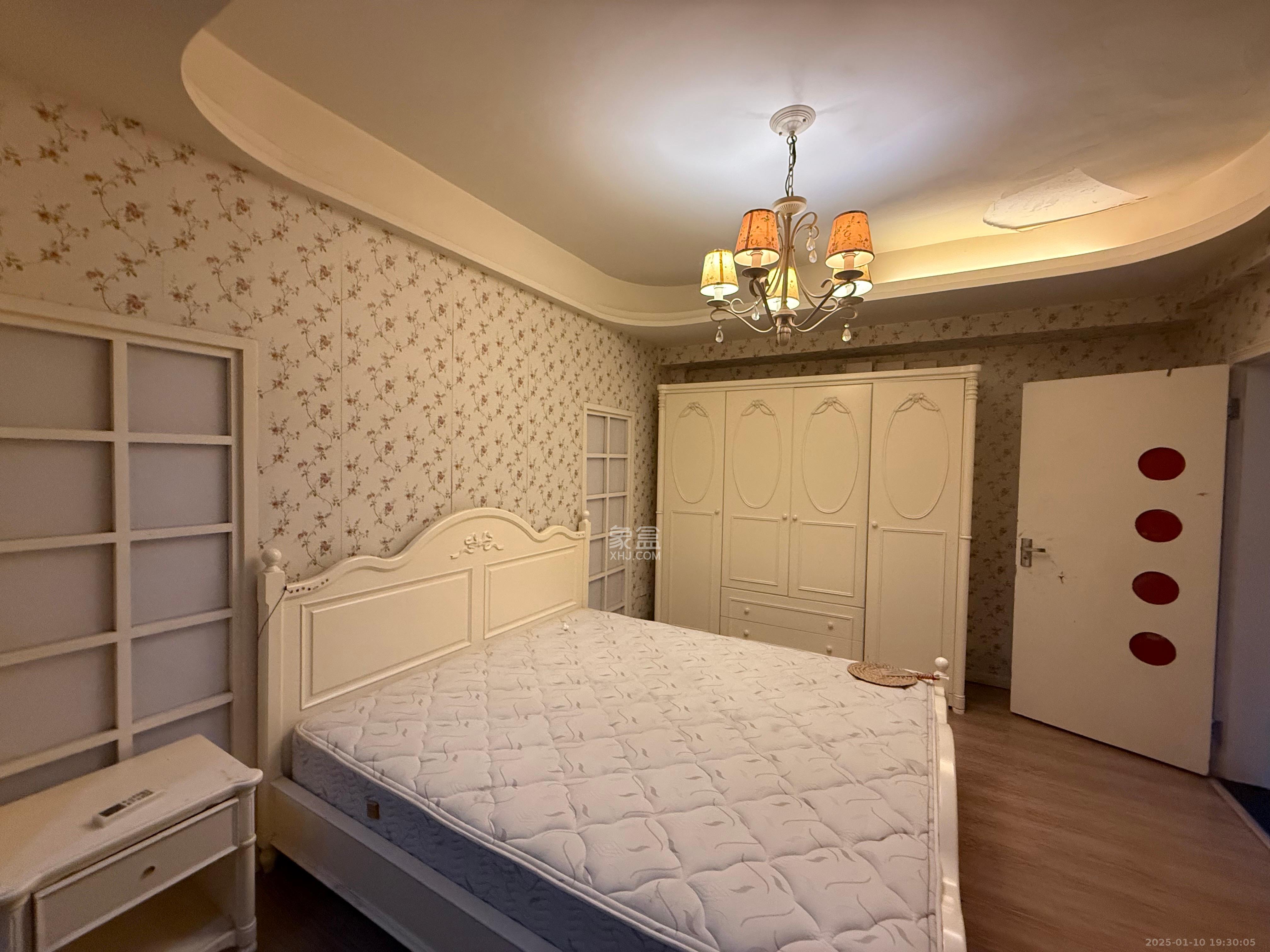 新城新世界一二三期  2室2厅1卫    2200.0元/月 新城新世界一二三期  2室2厅1卫    2200.0元/月室内图