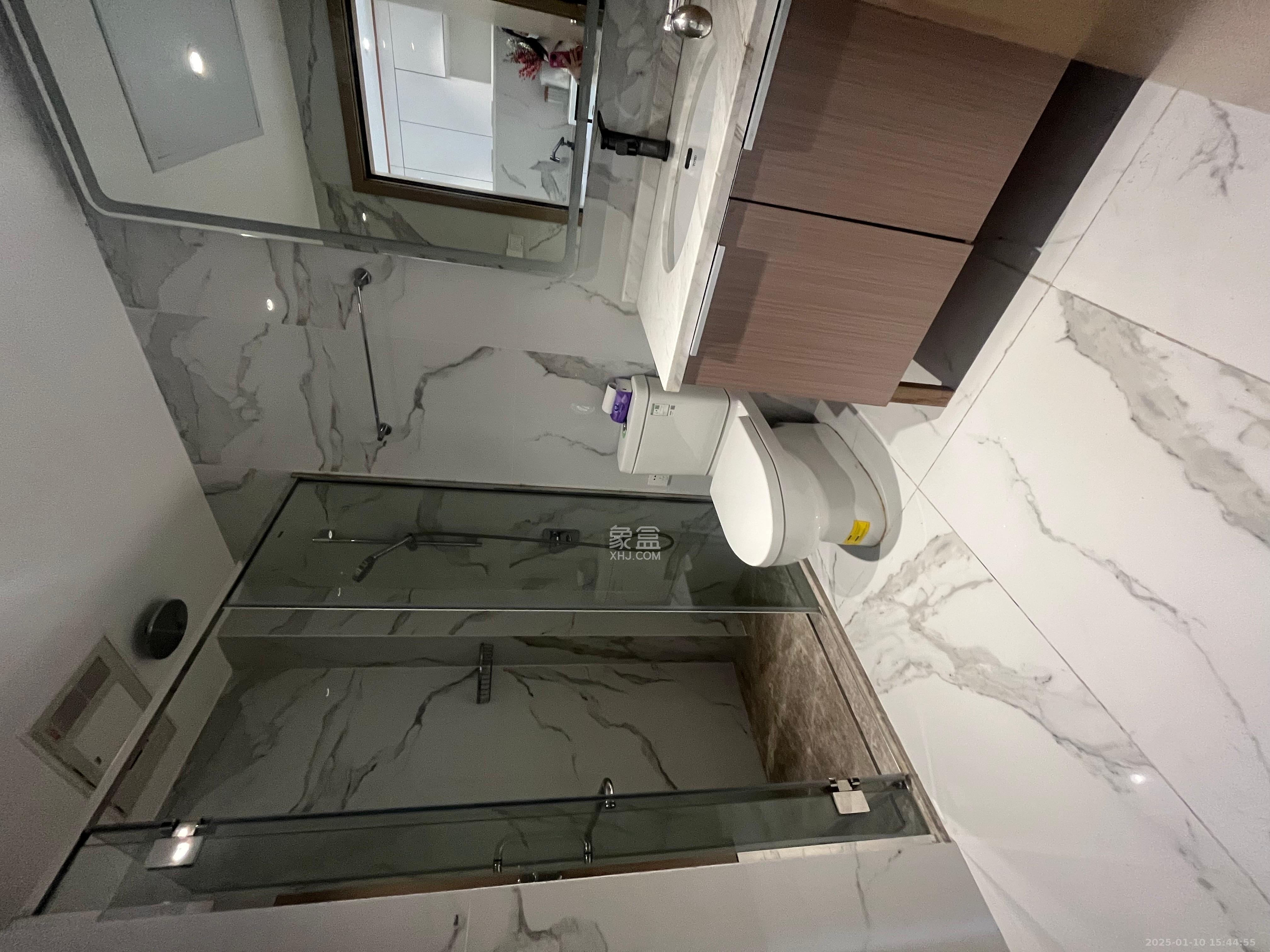 世茂铂曼 1室1厅1卫 2600.0元/月 世茂铂曼 1室1厅1卫 2600.0元/月室内图