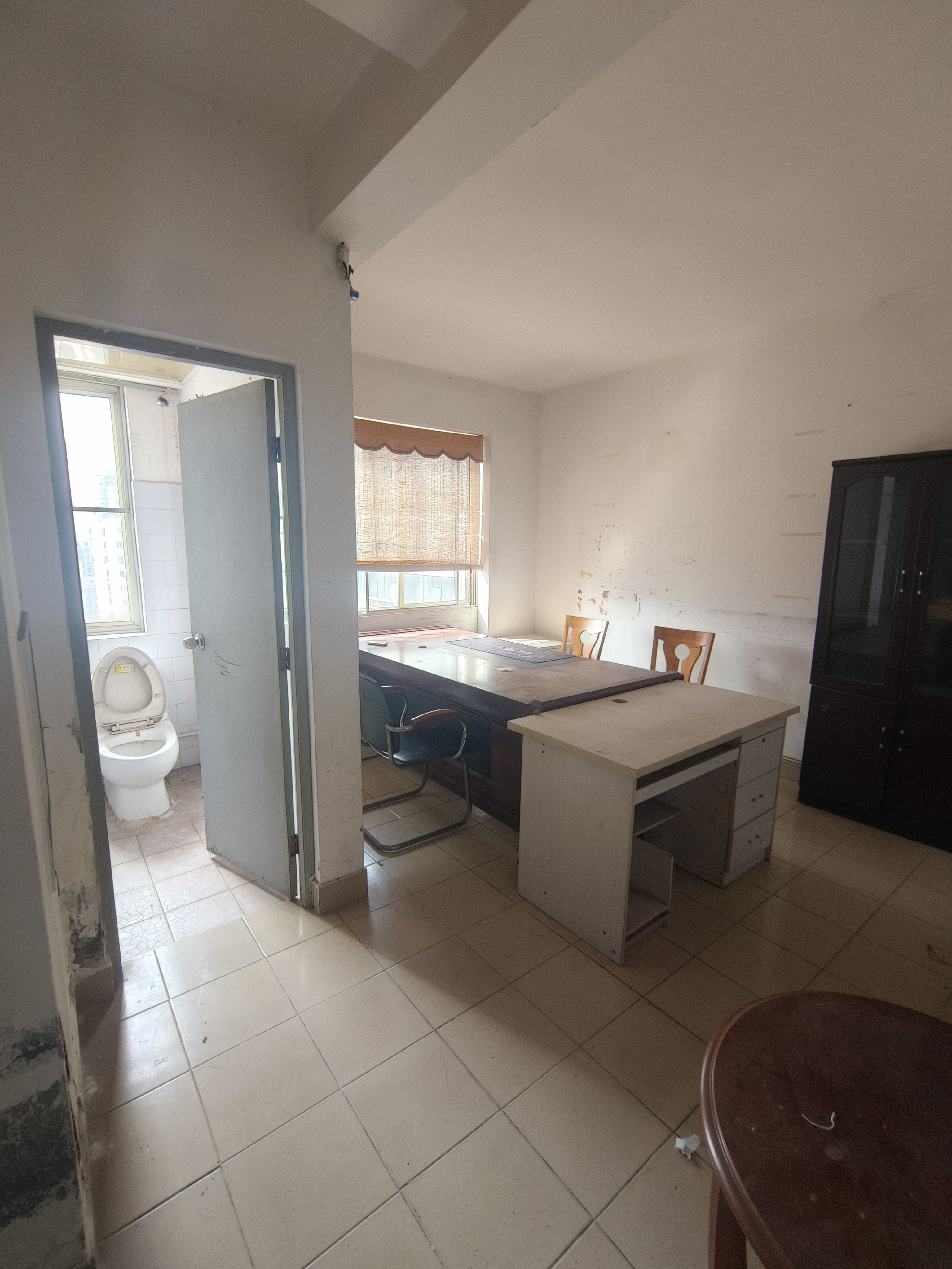 中盐大厦 3室2厅2卫 3000.0元/月 中盐大厦 3室2厅2卫 3000.0元/月室内图