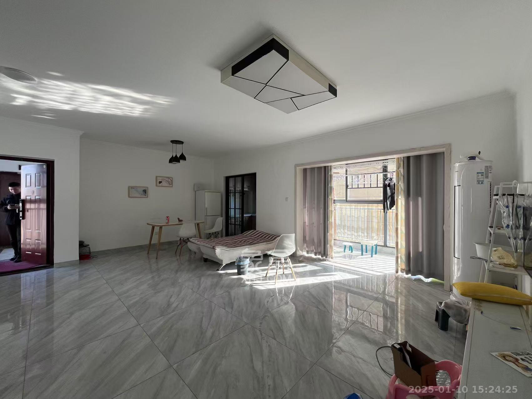 荣盛花语书苑 3室2厅2卫 3200.0元/月 荣盛花语书苑 3室2厅2卫 3200.0元/月室内图