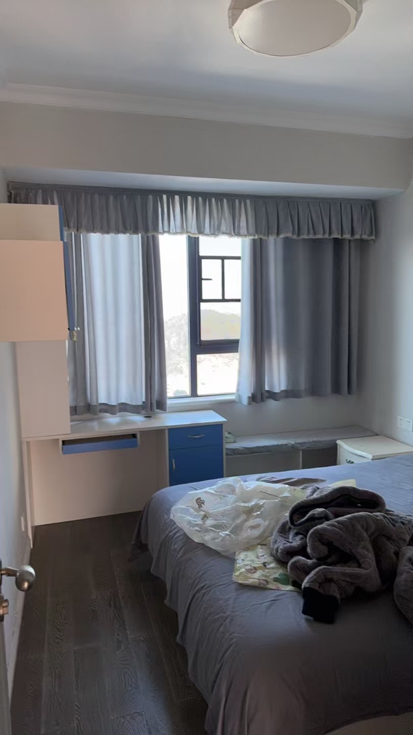 百弘学府城  3室2厅2卫   2200.00元/月室内图