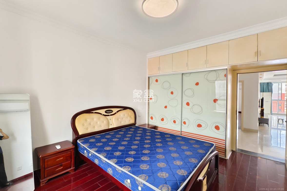 庐山恋 3室2厅1卫 2000.0元/月 庐山恋 3室2厅1卫 2000.0元/月室内图