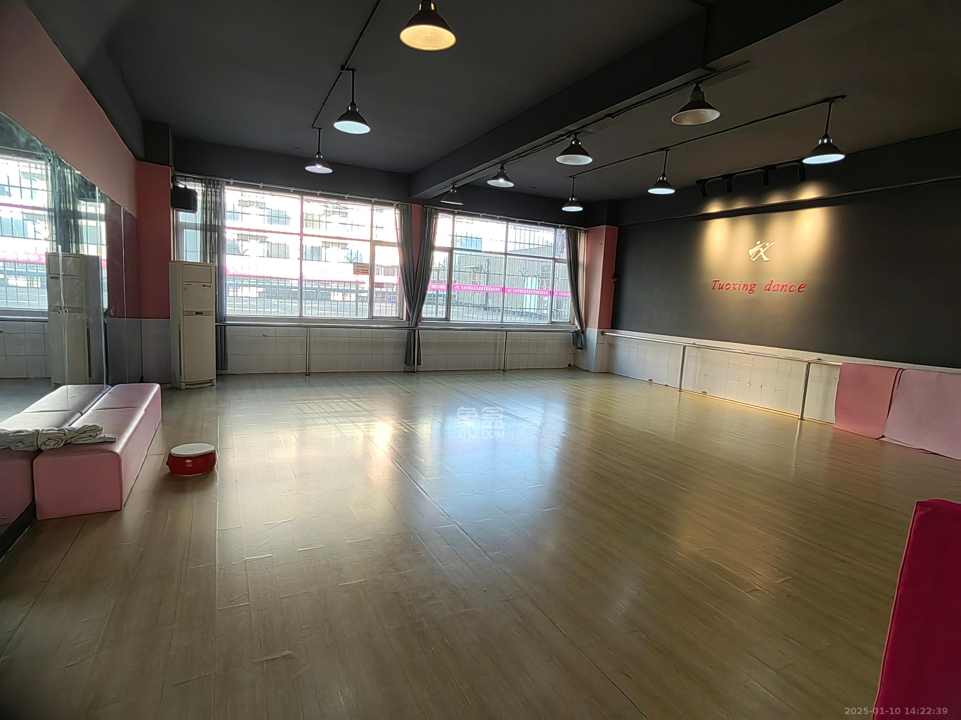 朝阳银座 1室0厅2卫 2800.0元/月 朝阳银座 1室0厅2卫 2800.0元/月室内图