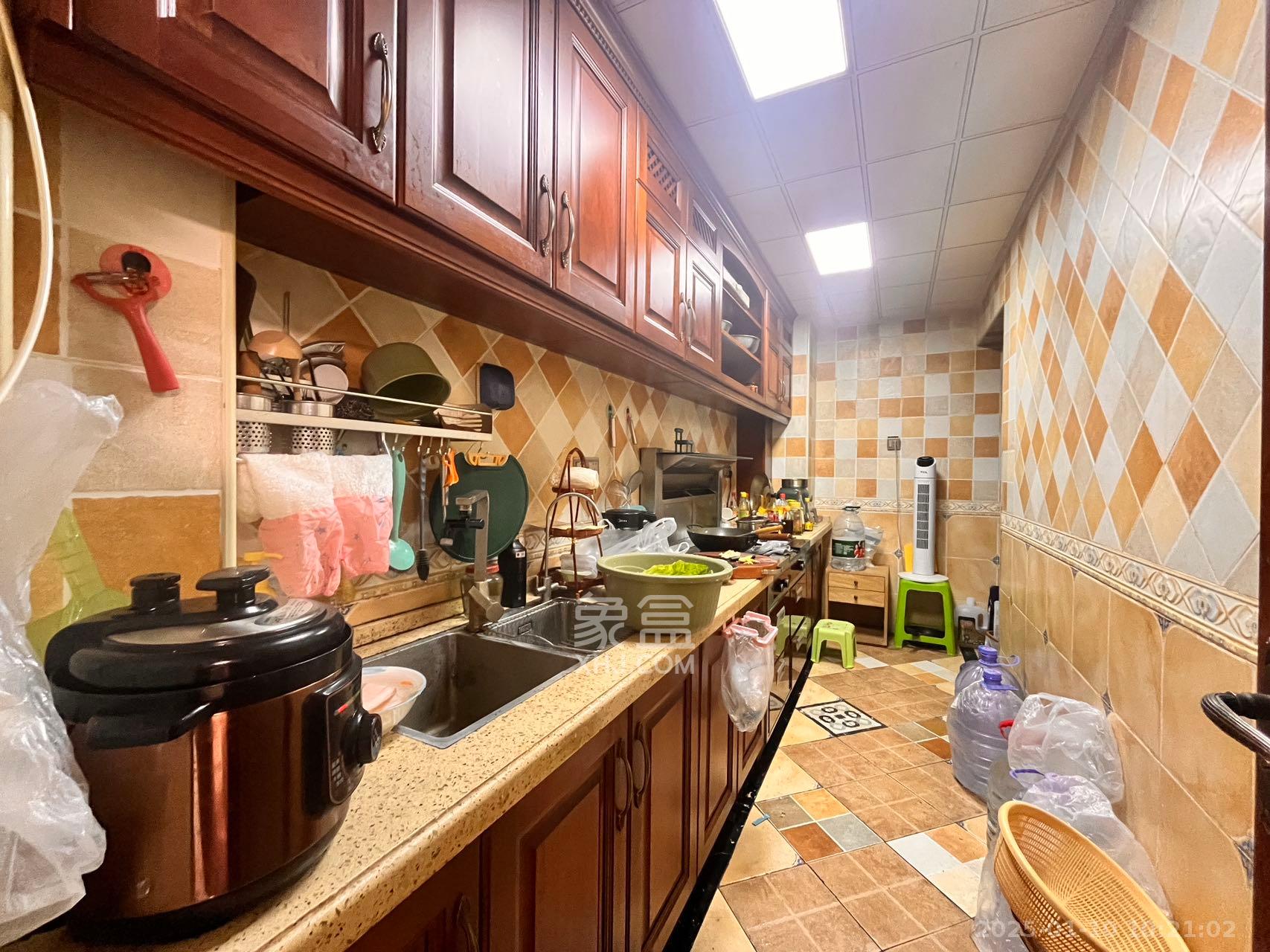 荣悦台 2室2厅1卫 2900.0元/月 荣悦台 2室2厅1卫 2900.0元/月室内图