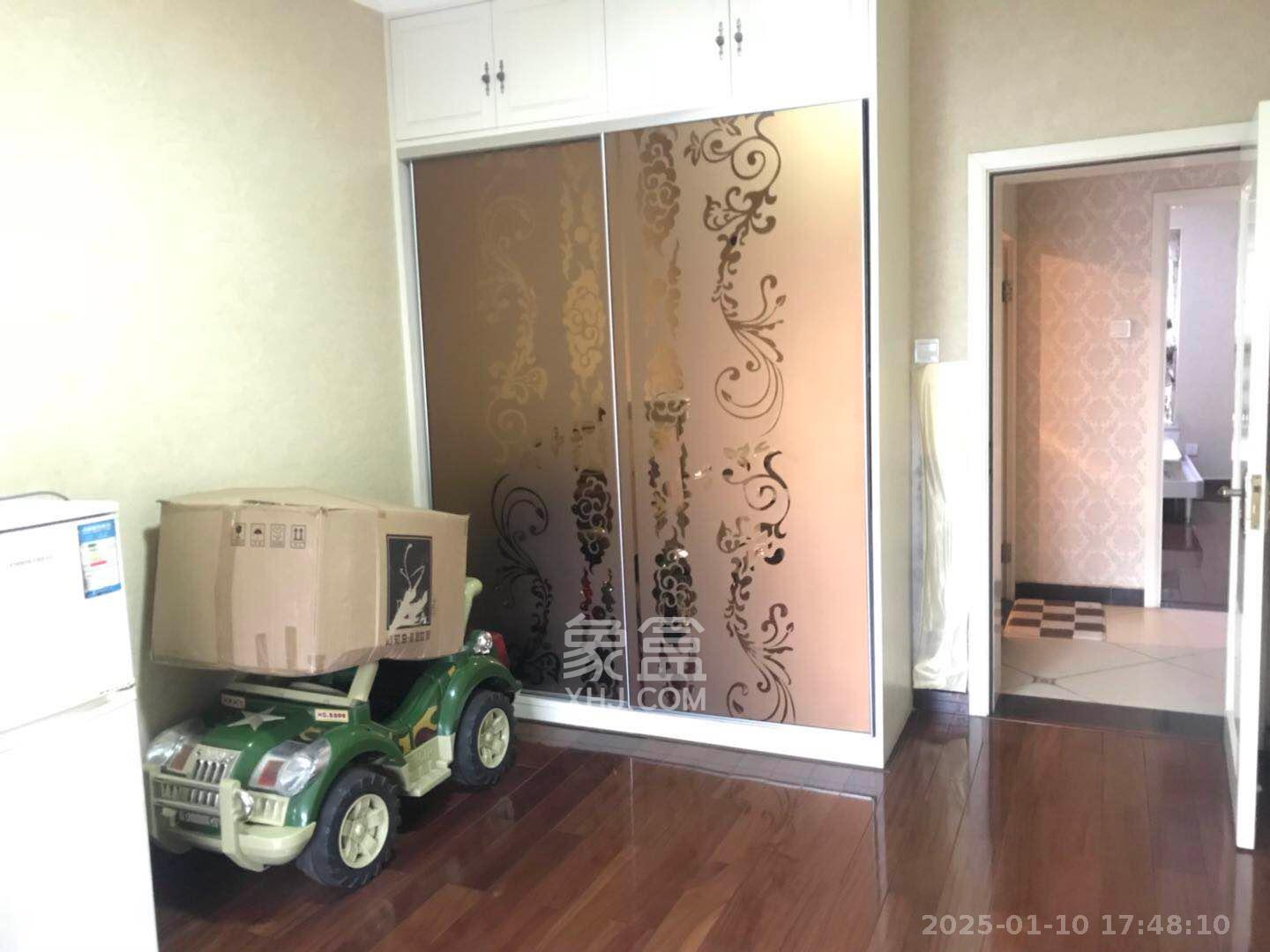 华雅花园 3室2厅1卫 3500.0元/月 华雅花园 3室2厅1卫 3500.0元/月室内图