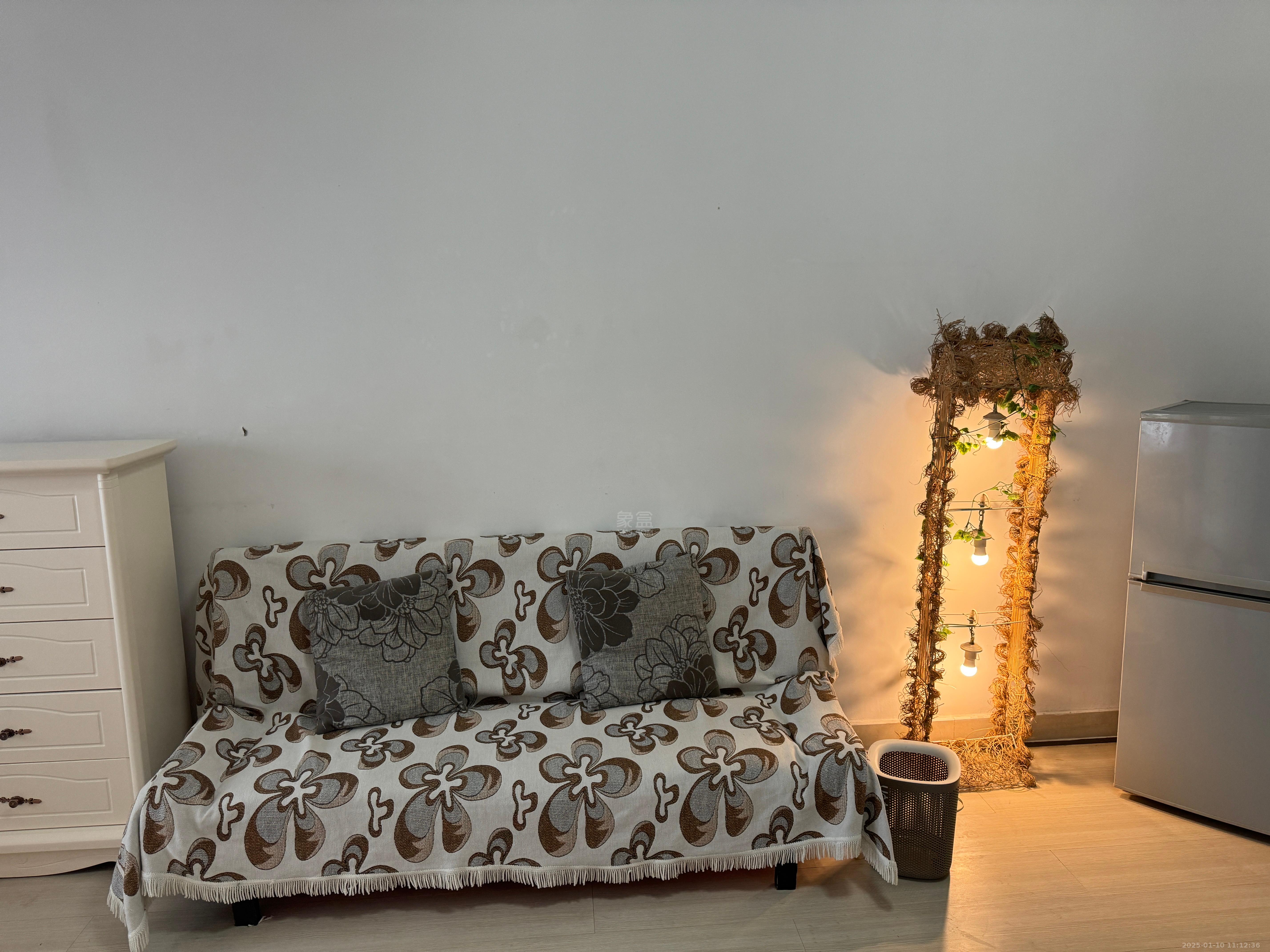 水岸春天 1室1厅1卫 1400.0元/月 水岸春天 1室1厅1卫 1400.0元/月室内图