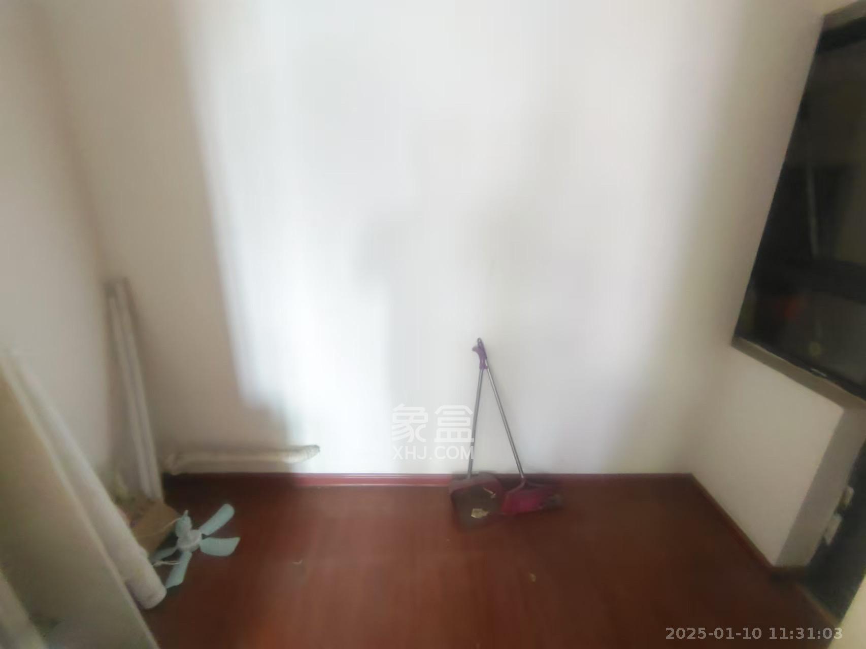 奥克斯广场 3室1厅1卫 2600.0元/月 奥克斯广场 3室1厅1卫 2600.0元/月室内图