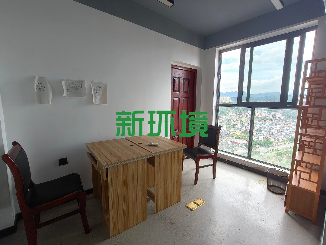 韦斯特城市花园  1室0厅0卫   189.00万客厅