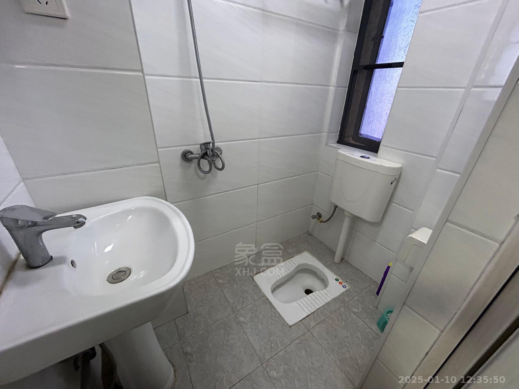 文艺复兴(未来城)  1室1厅1卫    1200.0元/月 文艺复兴(未来城)  1室1厅1卫    1200.0元/月室内图