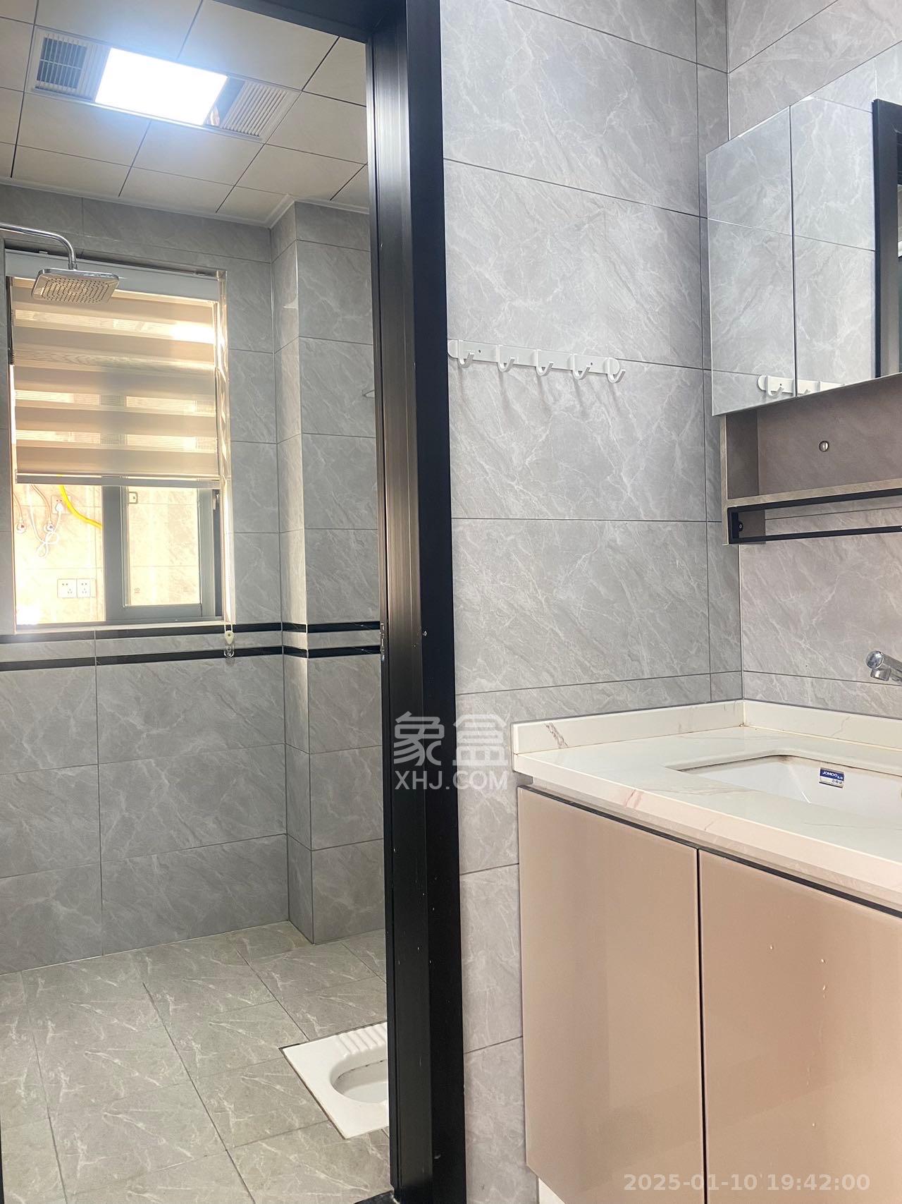 汉唐世家一期  1室0厅0卫    2500.0元/月 汉唐世家一期  1室0厅0卫    2500.0元/月室内图