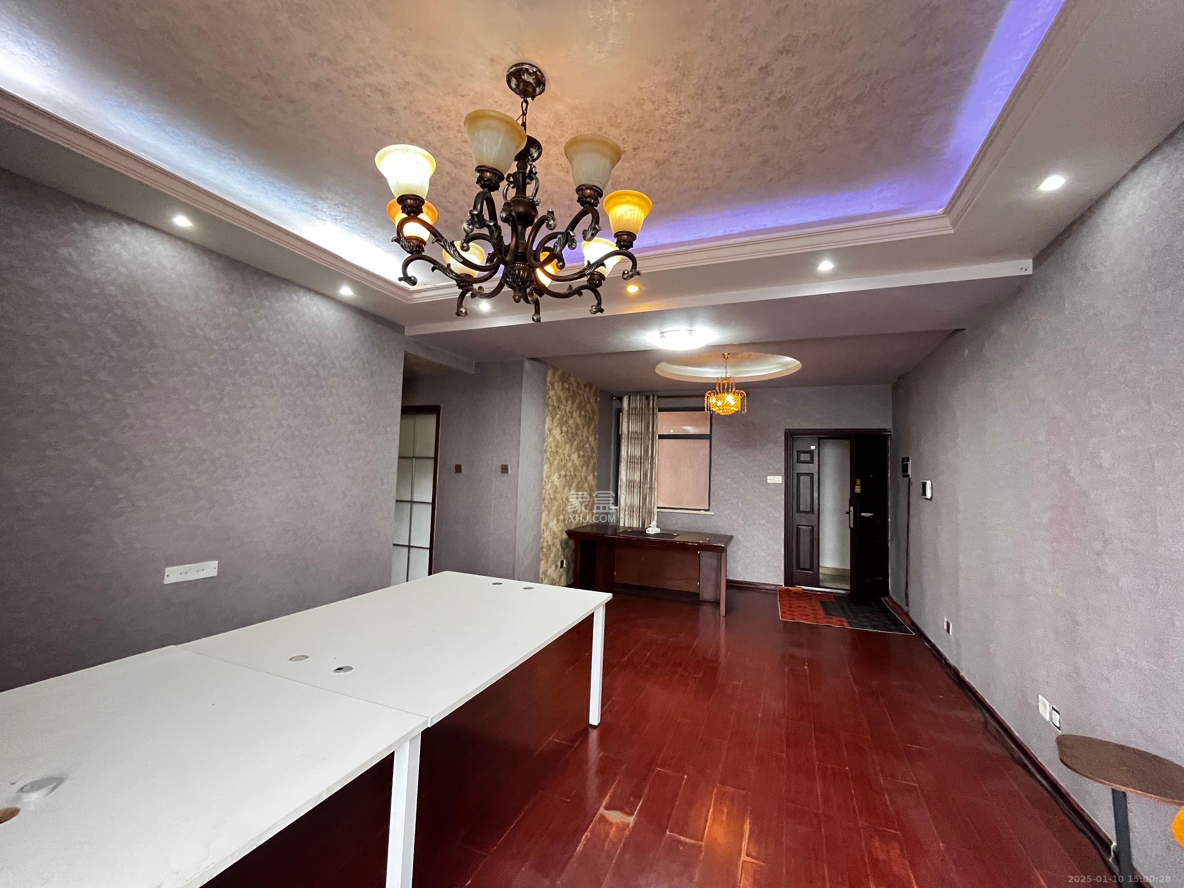 金领家族  3室1厅1卫    2600.0元/月 金领家族  3室1厅1卫    2600.0元/月