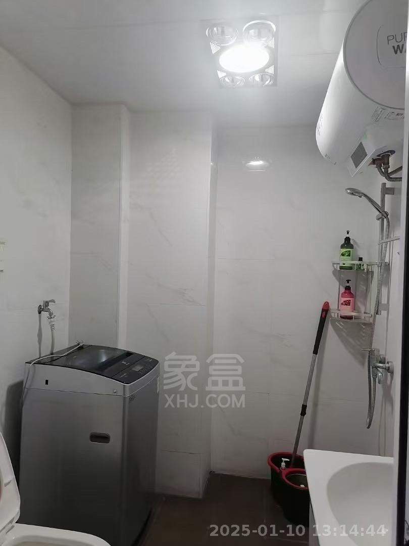 文艺复兴(未来城)  1室0厅0卫    1300.0元/月 文艺复兴(未来城)  1室0厅0卫    1300.0元/月室内图