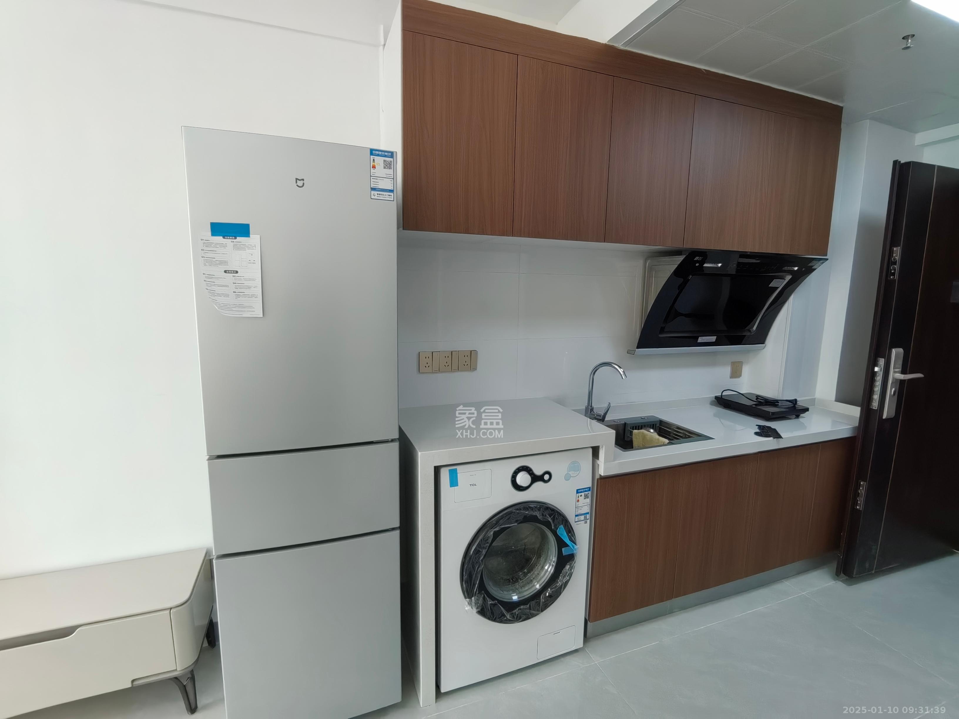 鄱阳汇金中心  1室0厅0卫    1700.0元/月 鄱阳汇金中心  1室0厅0卫    1700.0元/月室内图