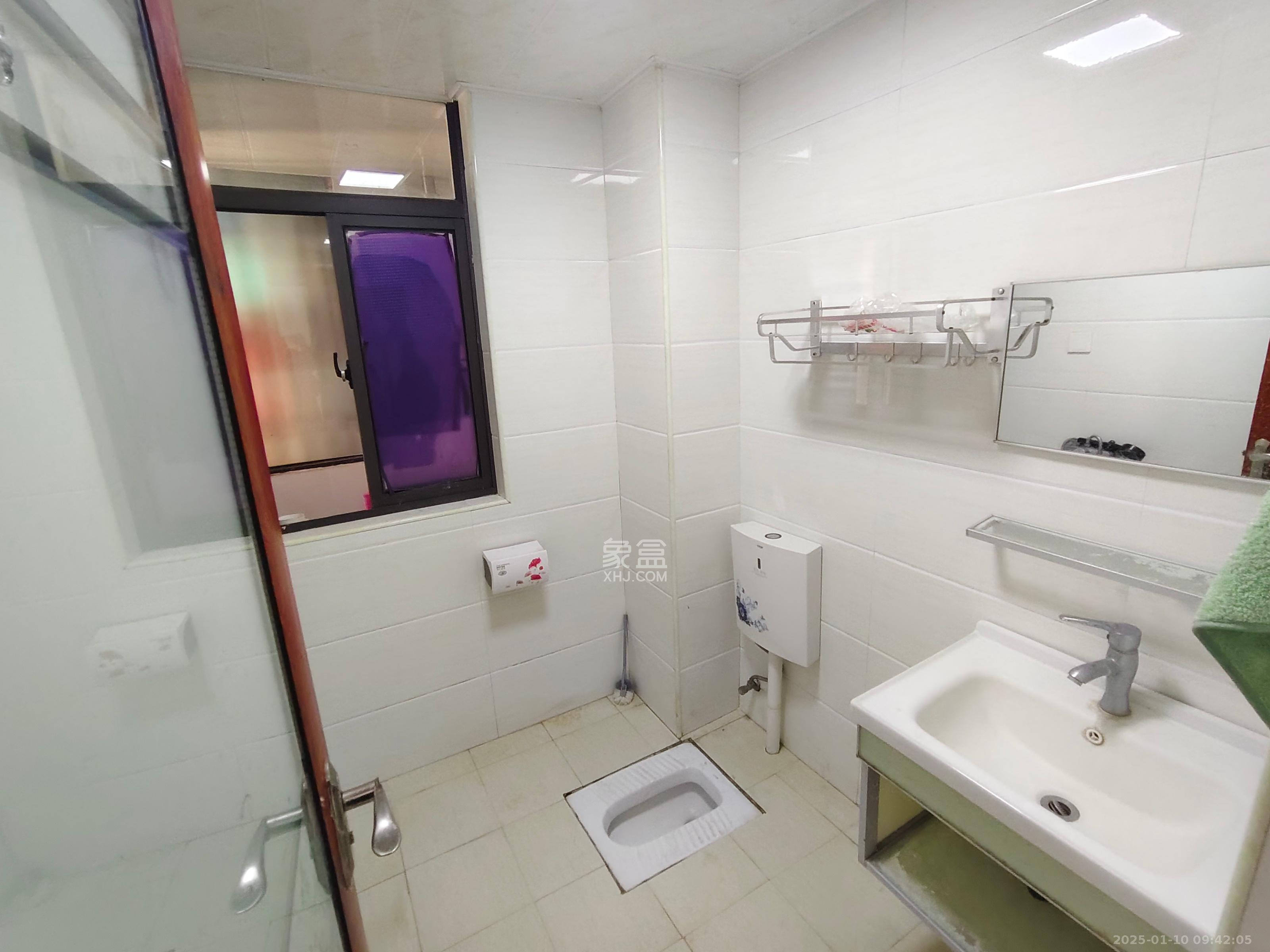 阳光丽城一期 3室2厅1卫 2500.0元/月 阳光丽城一期 3室2厅1卫 2500.0元/月室内图