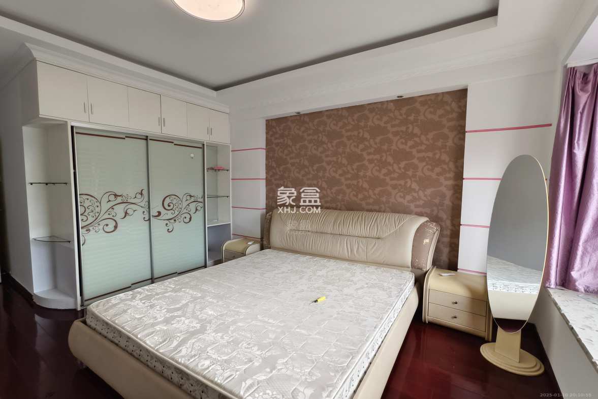 庐山恋 3室2厅1卫 2000.0元/月 庐山恋 3室2厅1卫 2000.0元/月室内图