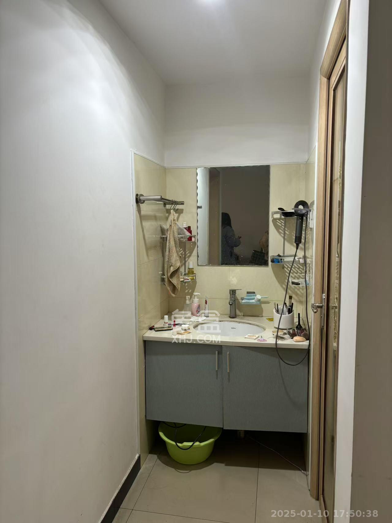 观湖公寓 1室1厅1卫 1700.0元/月 观湖公寓 1室1厅1卫 1700.0元/月室内图