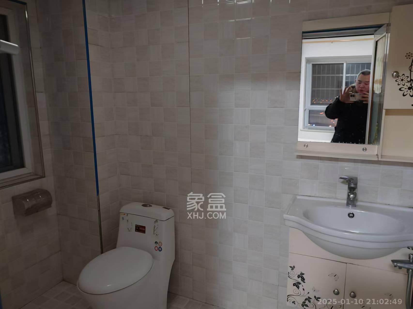 和沁园  3室1厅2卫    2500.0元/月 和沁园  3室1厅2卫    2500.0元/月室内图