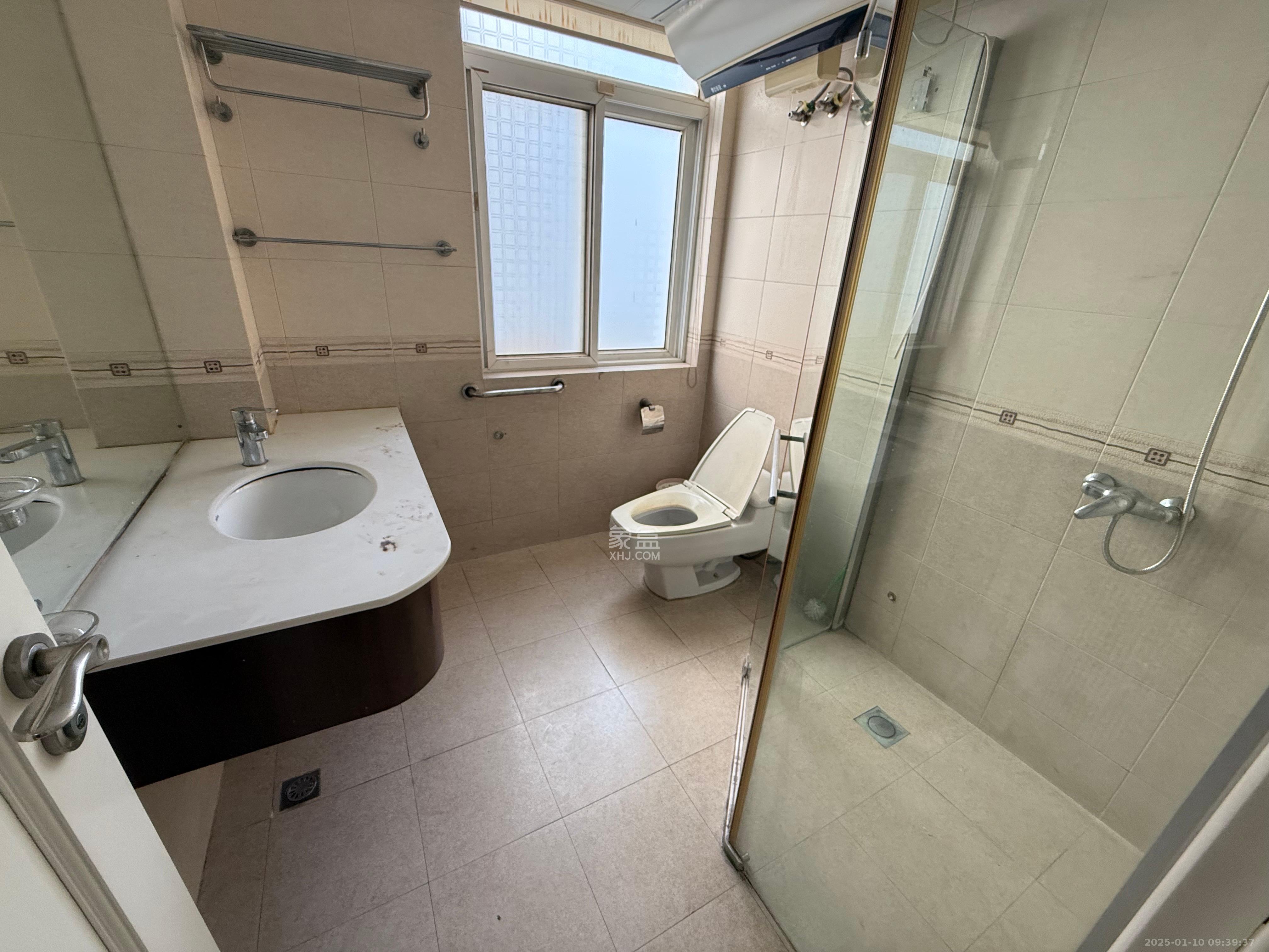 惠泽园 5室2厅2卫 6500.0元/月 惠泽园 5室2厅2卫 6500.0元/月室内图