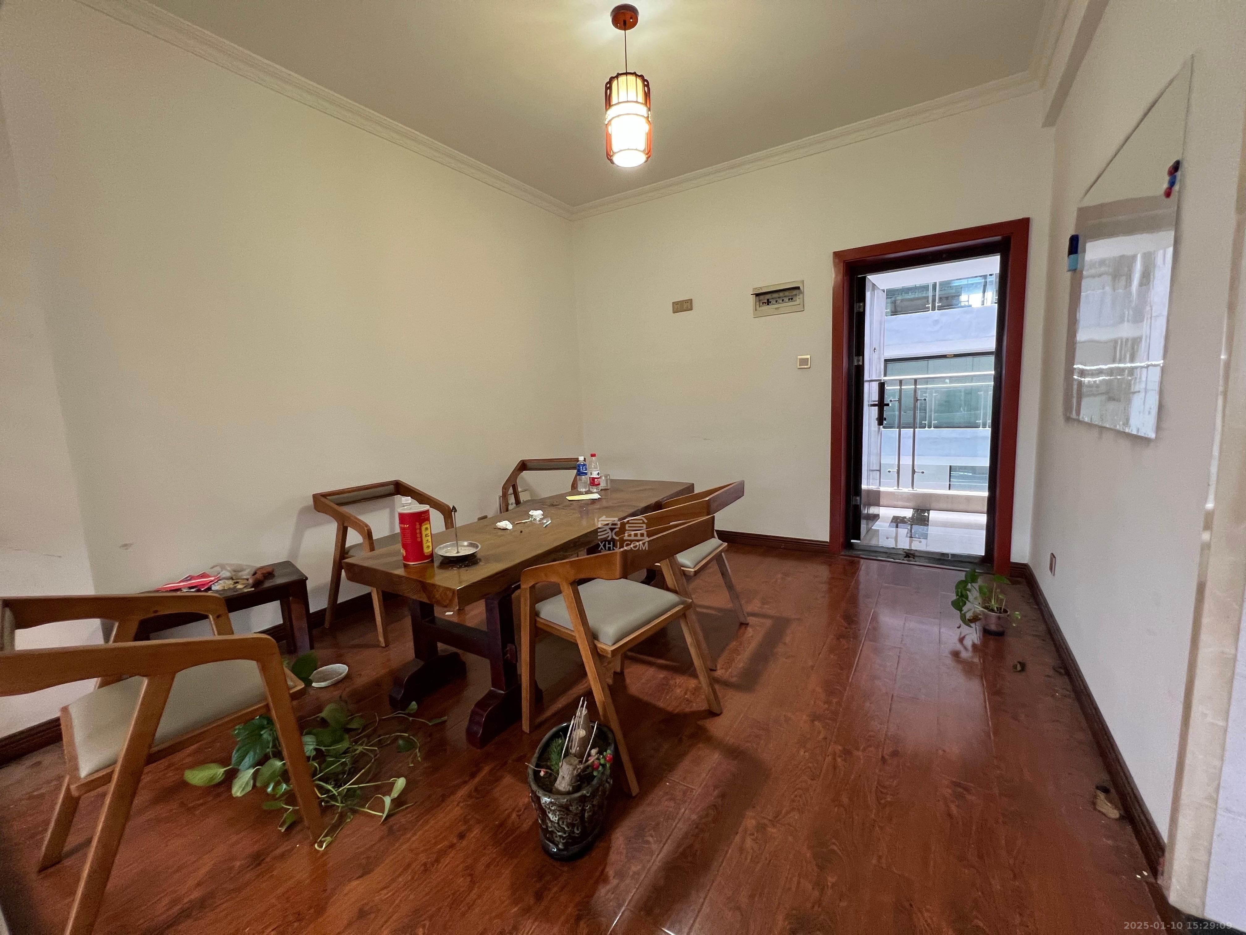 长房中庭国际(东郡华蓉广场) 2室2厅1卫 2600.0元/月 长房中庭国际(东郡华蓉广场) 2室2厅1卫 2600.0元/月室内图