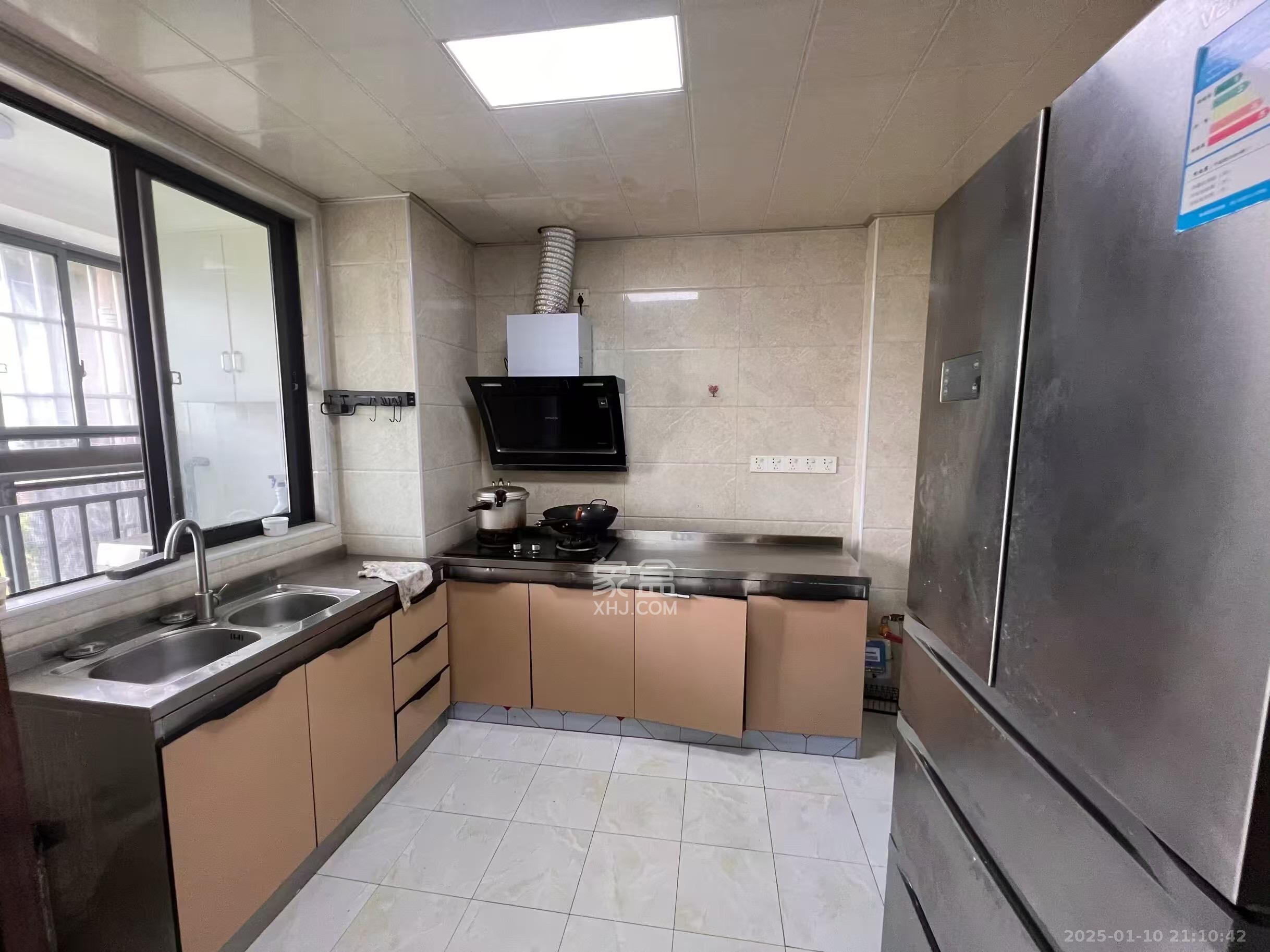 优山美地 4室2厅2卫 3200.0元/月 优山美地 4室2厅2卫 3200.0元/月室内图