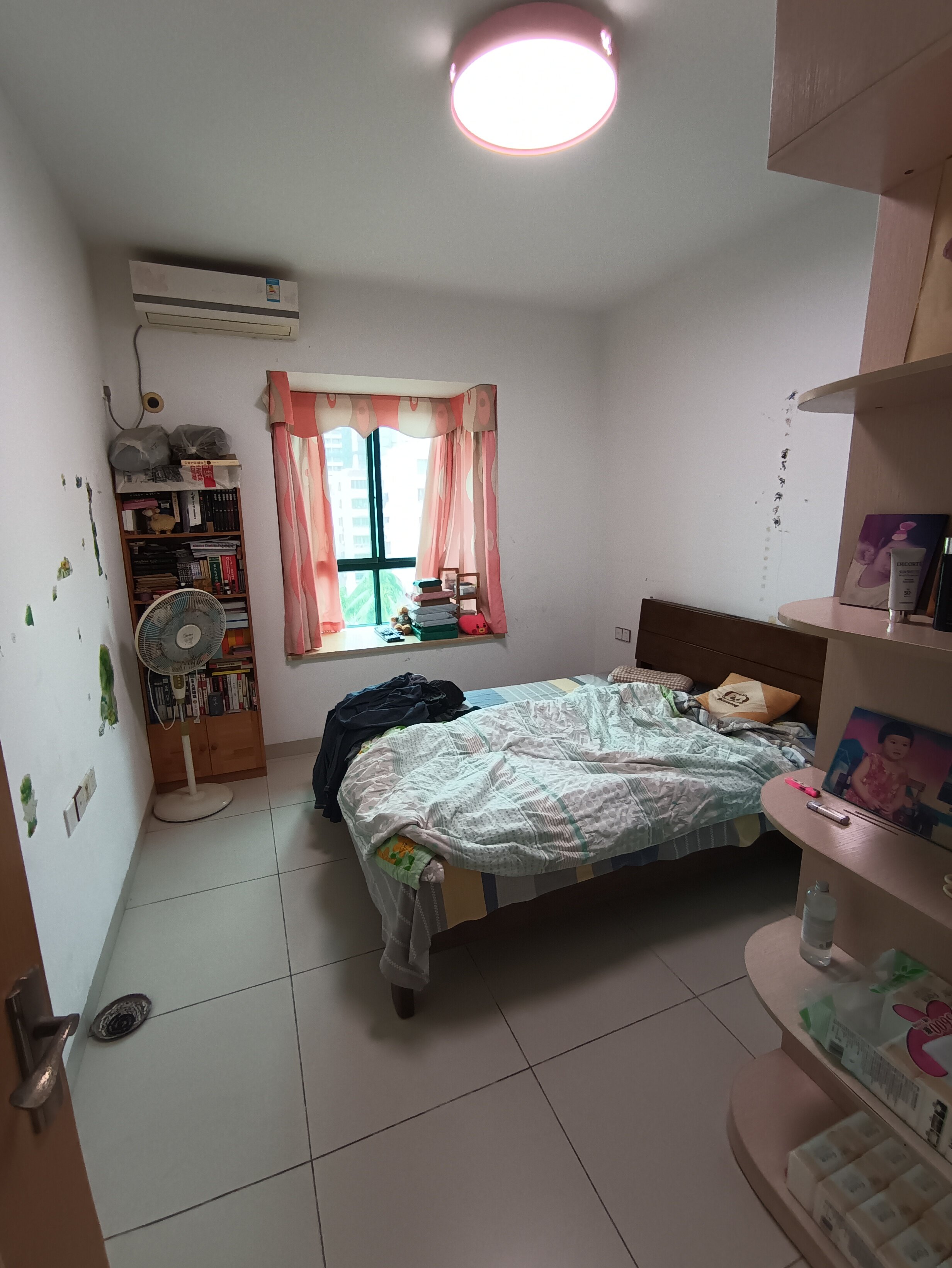 金海雅苑 4室2厅3卫 165.0万 金海雅苑 4室2厅3卫 165.0万卧室