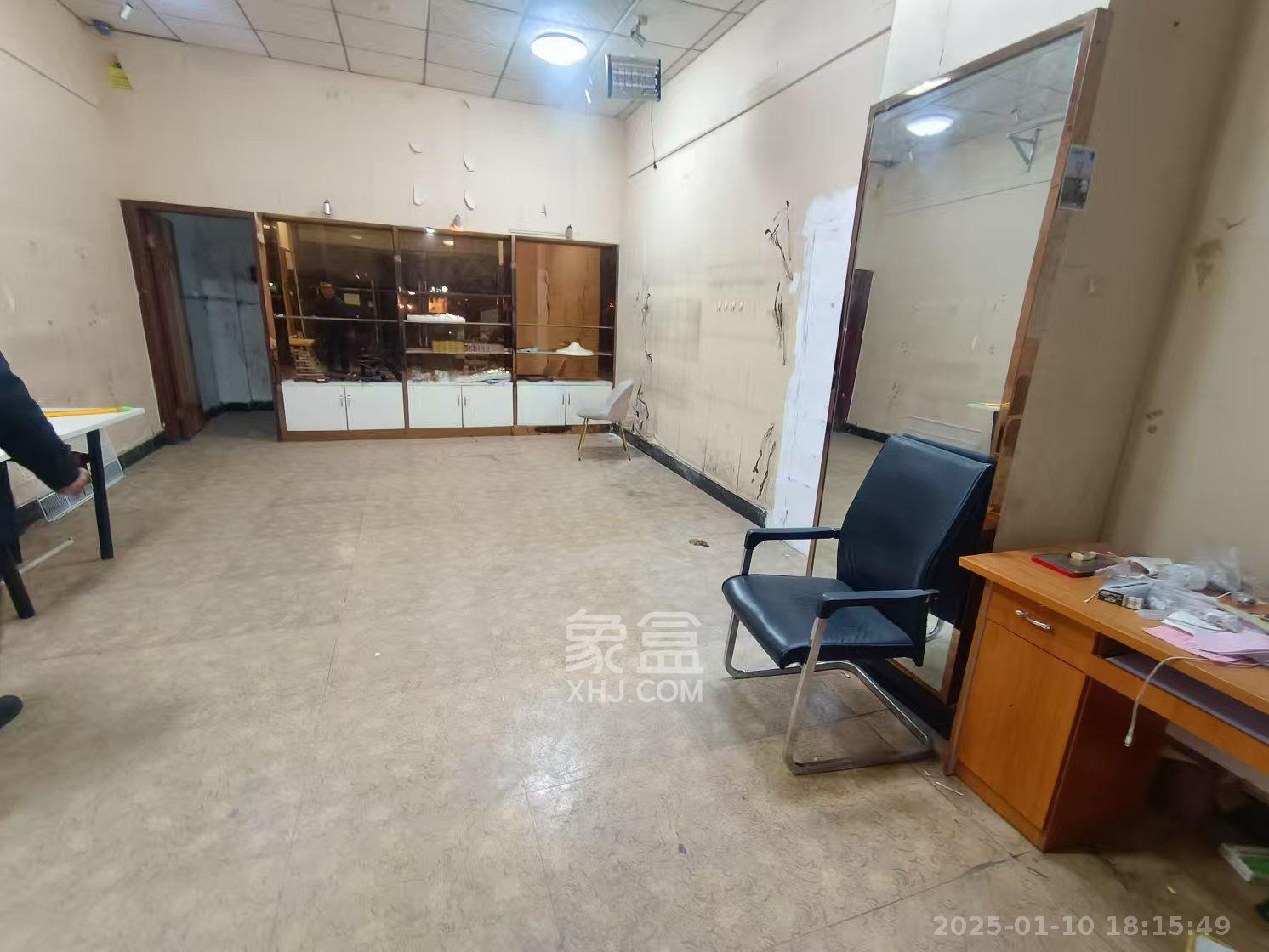 阳光100一期、四五期   50.0㎡      4200.0元/月室内图