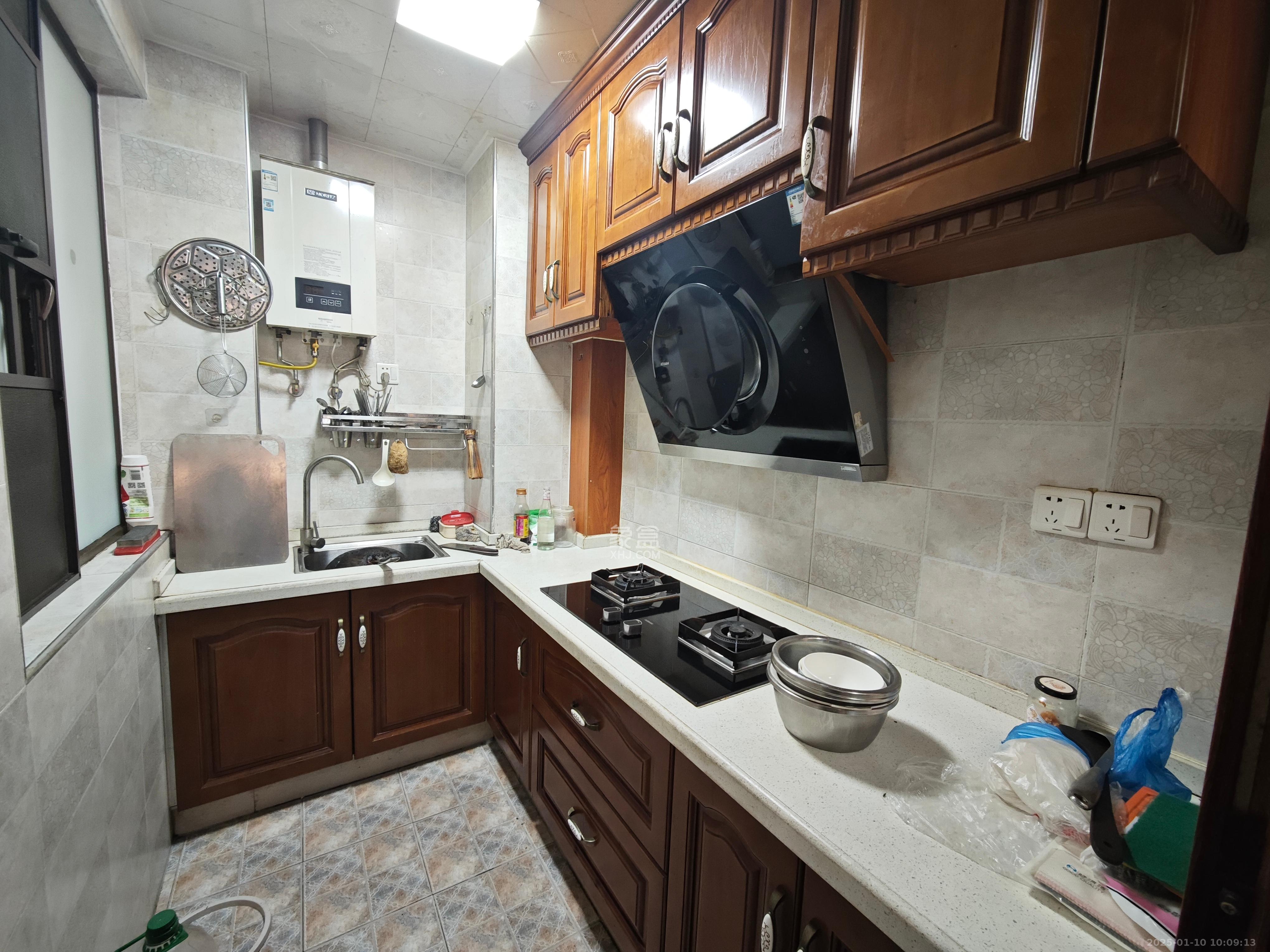 华润置地广场二期 3室2厅2卫 2300.0元/月 华润置地广场二期 3室2厅2卫 2300.0元/月室内图