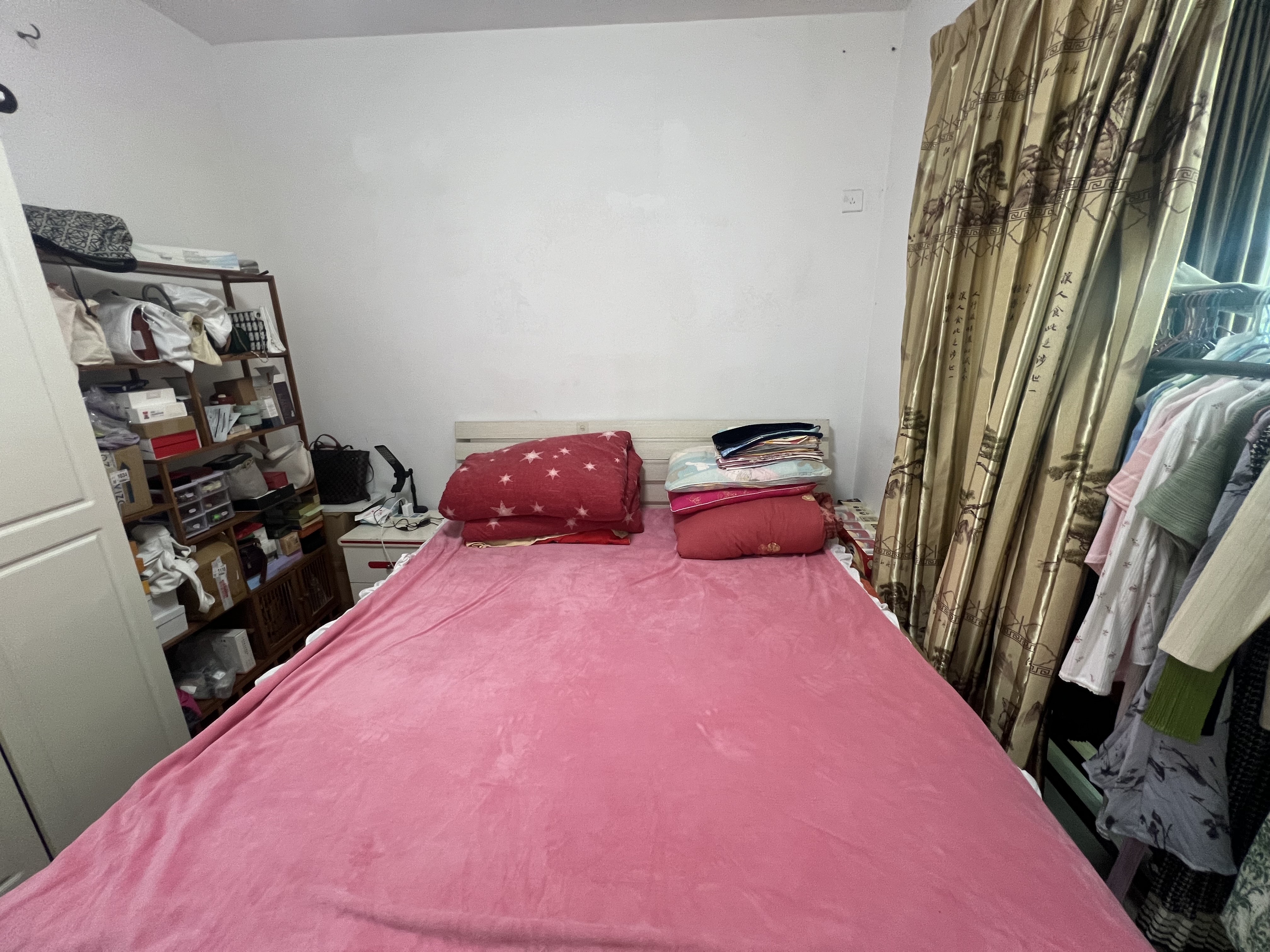 富豪大厦(富豪花园) 3室2厅1卫 105.0万 富豪大厦(富豪花园) 3室2厅1卫 105.0万客厅